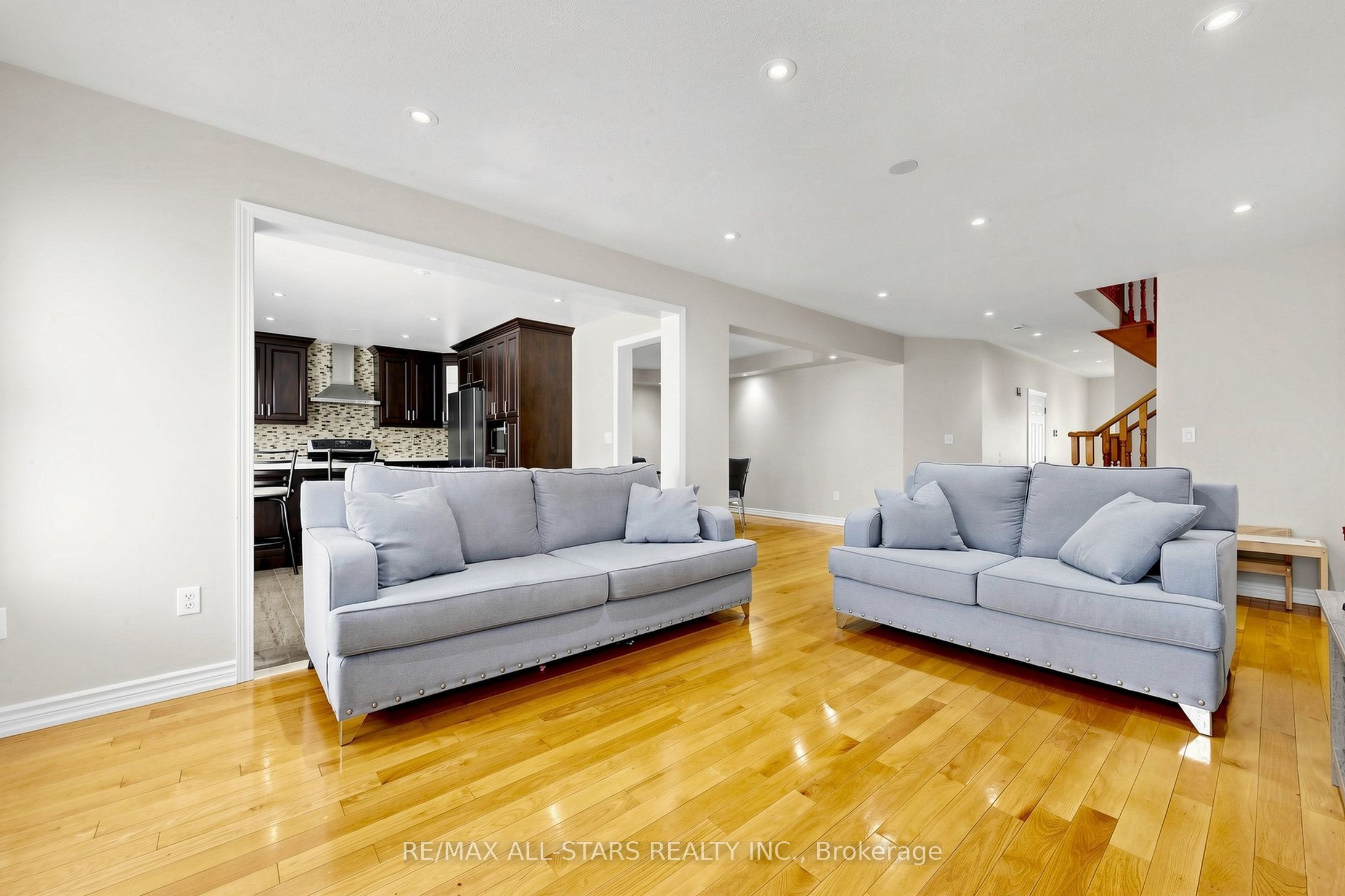 13 Boulderbrook Drive Property Photo 7