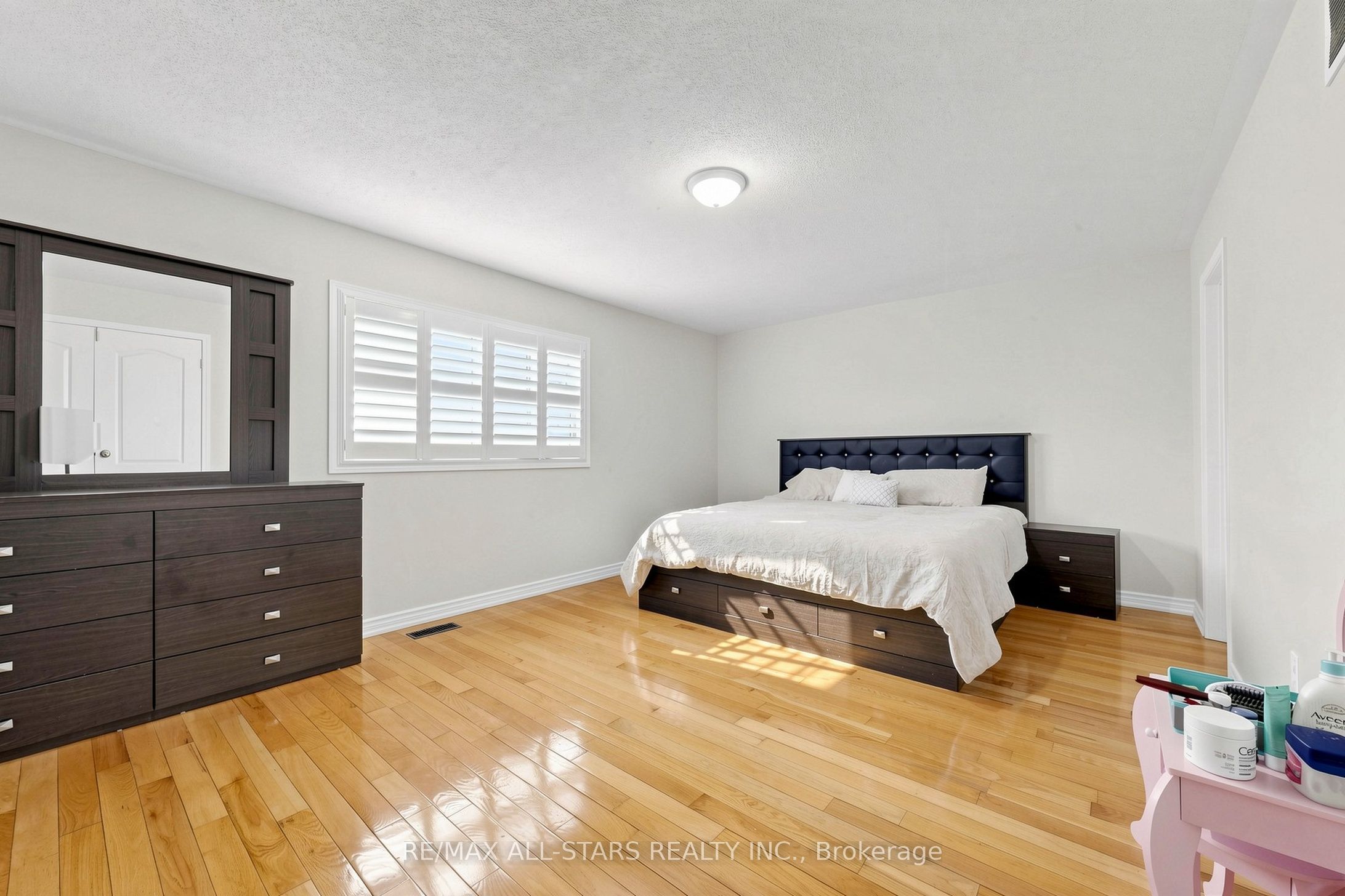 13 Boulderbrook Drive Property Photo 14