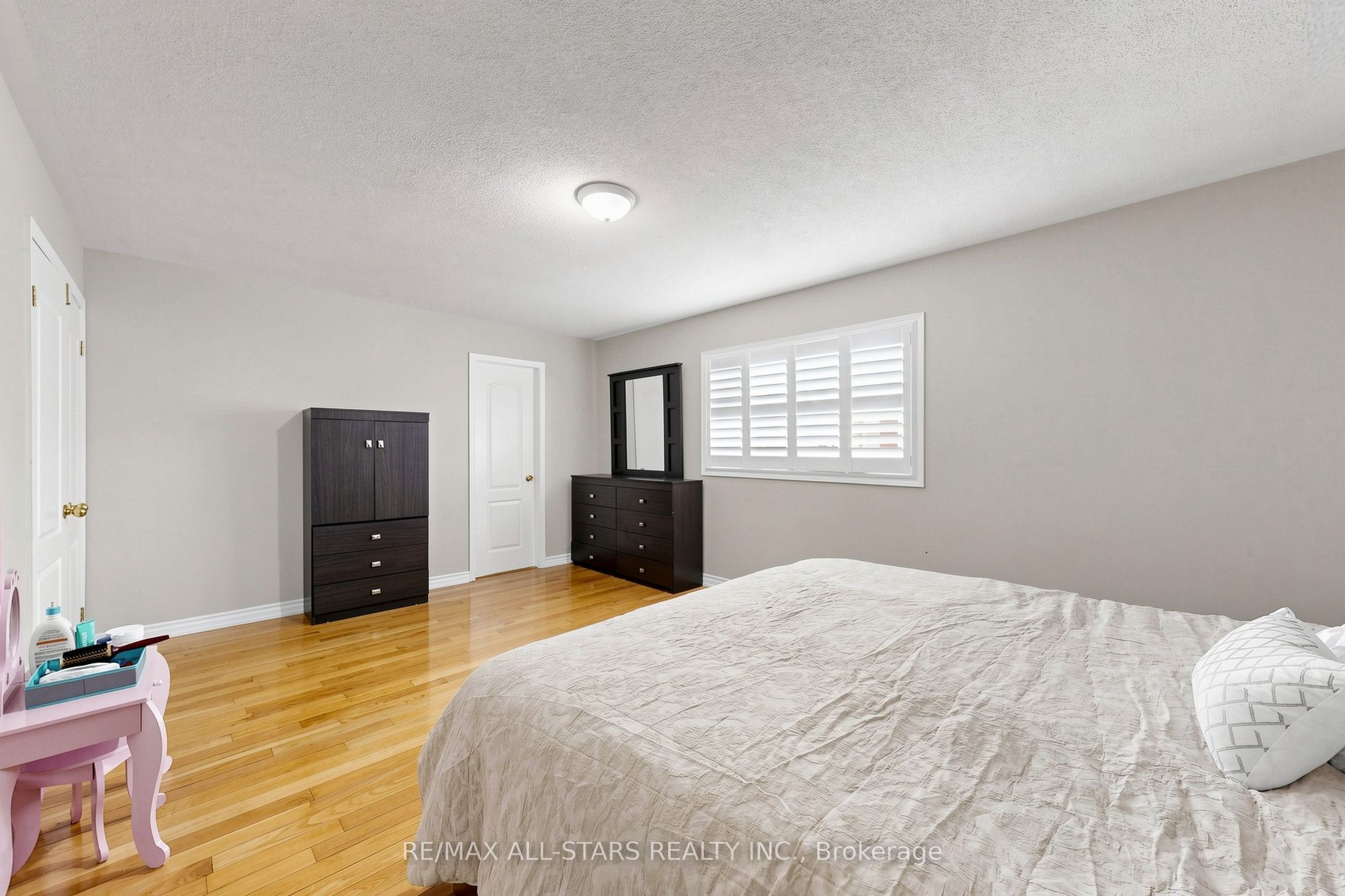 13 Boulderbrook Drive Property Photo 15