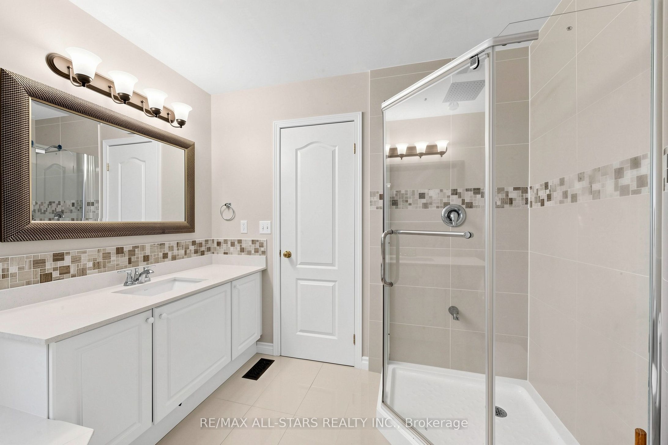 13 Boulderbrook Drive Property Photo 17