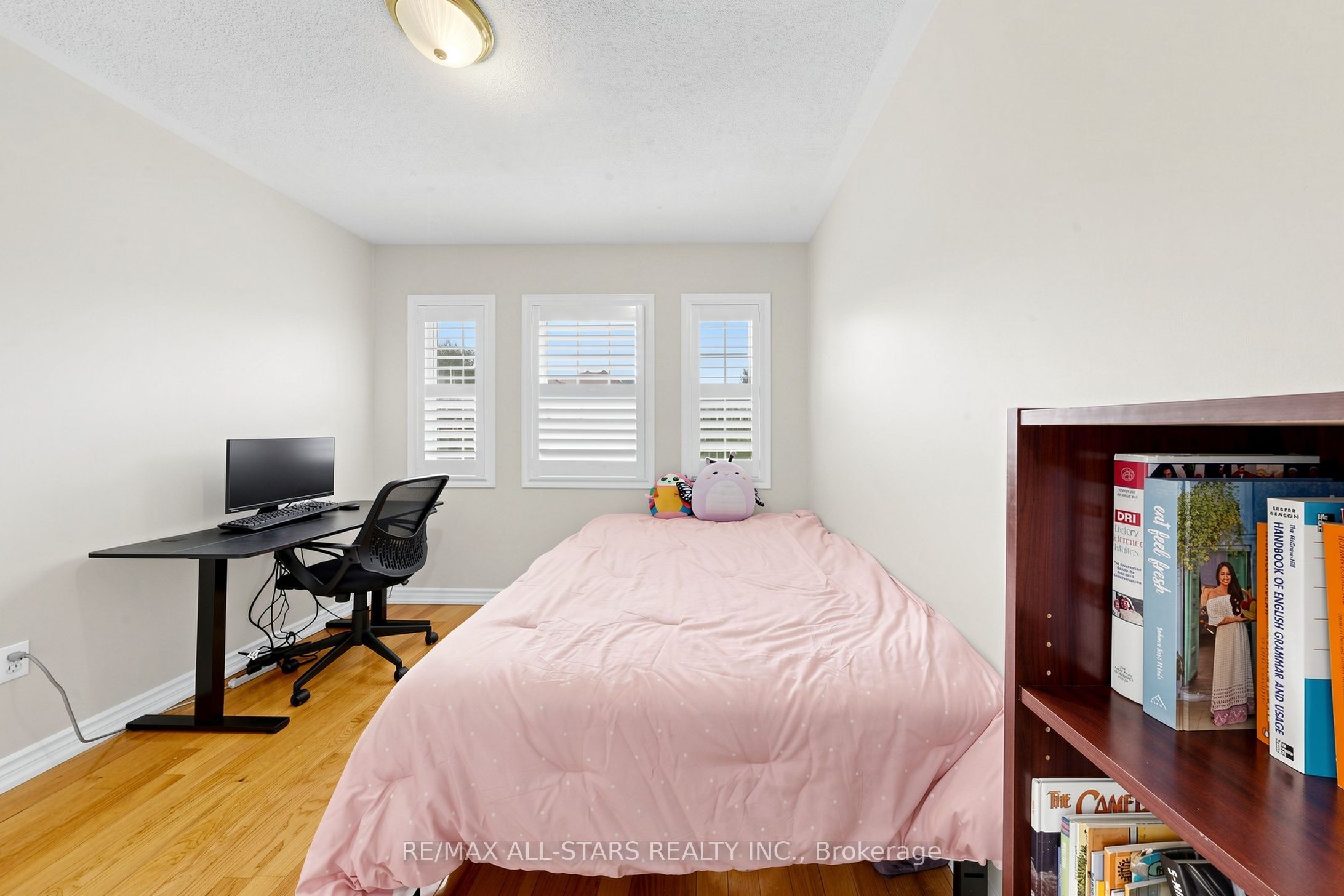 13 Boulderbrook Drive Property Photo 21