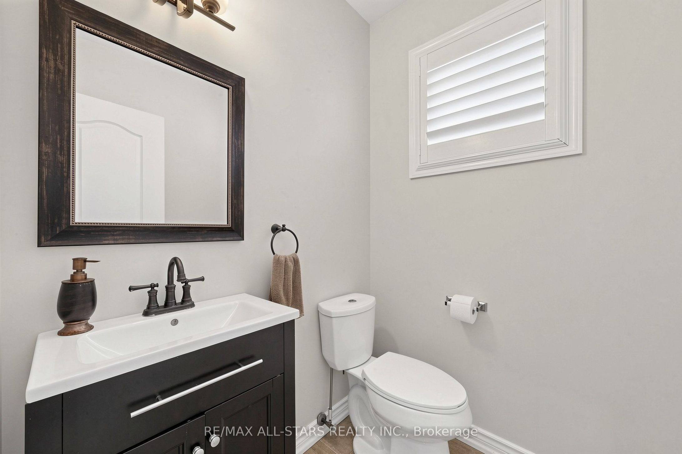 13 Boulderbrook Drive Property Photo 22