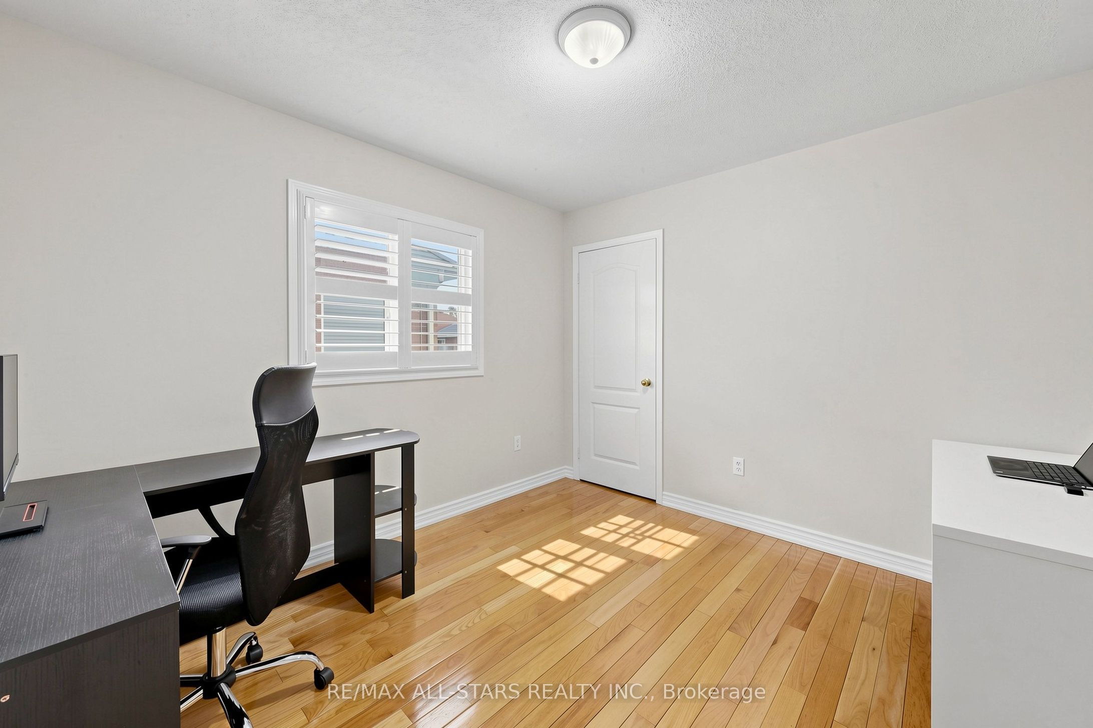 13 Boulderbrook Drive Property Photo 23