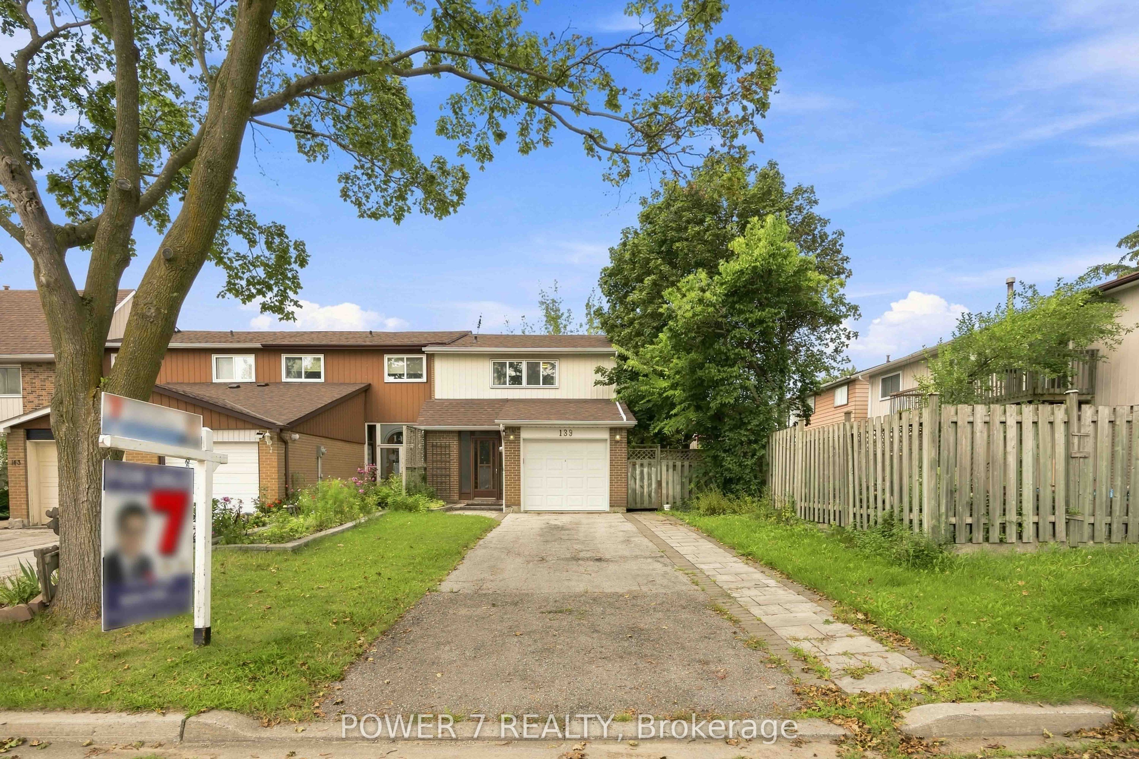 139 Carolbreen Square Property Photo 1