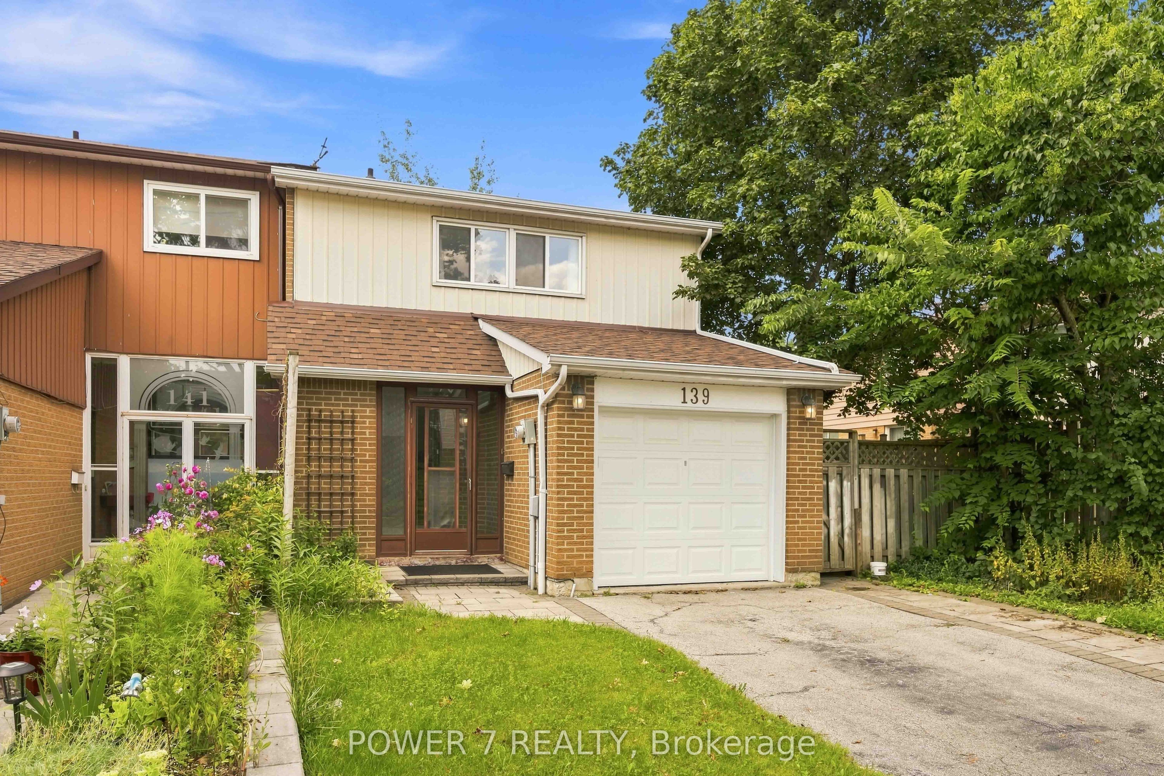 139 Carolbreen Square Property Photo 2