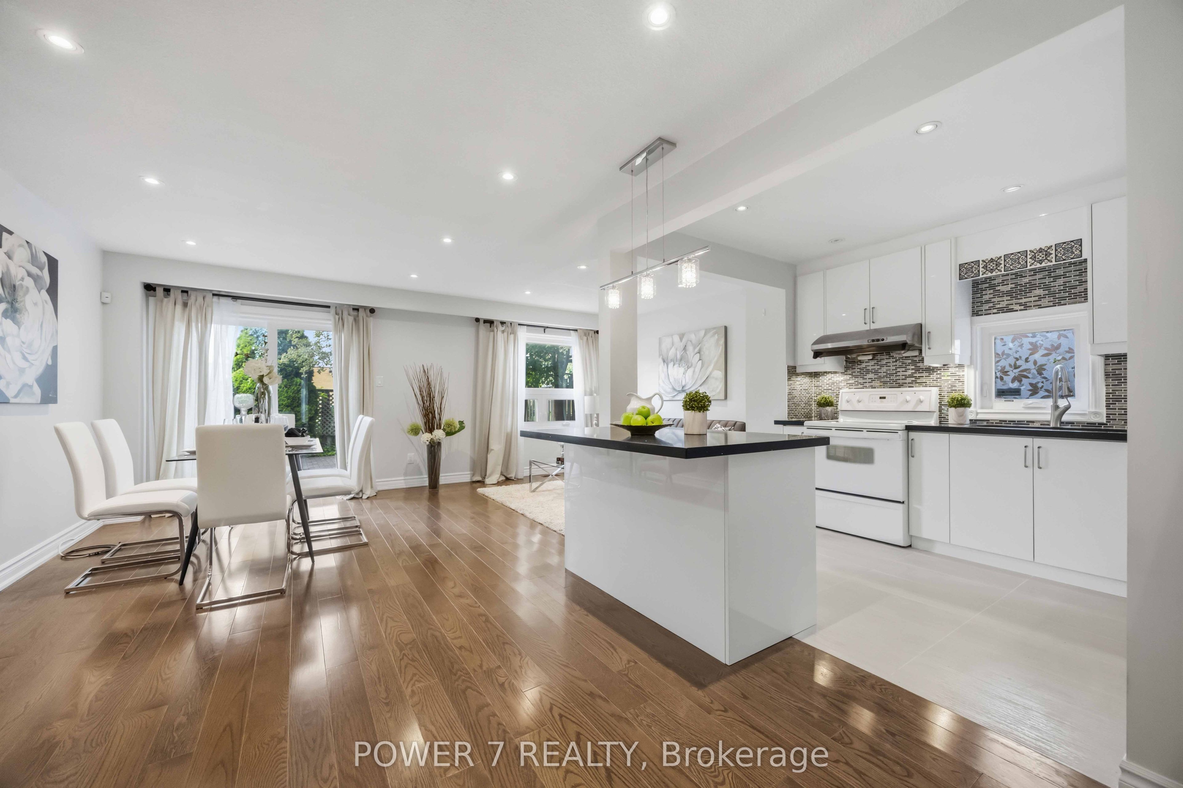 139 Carolbreen Square Property Photo 9