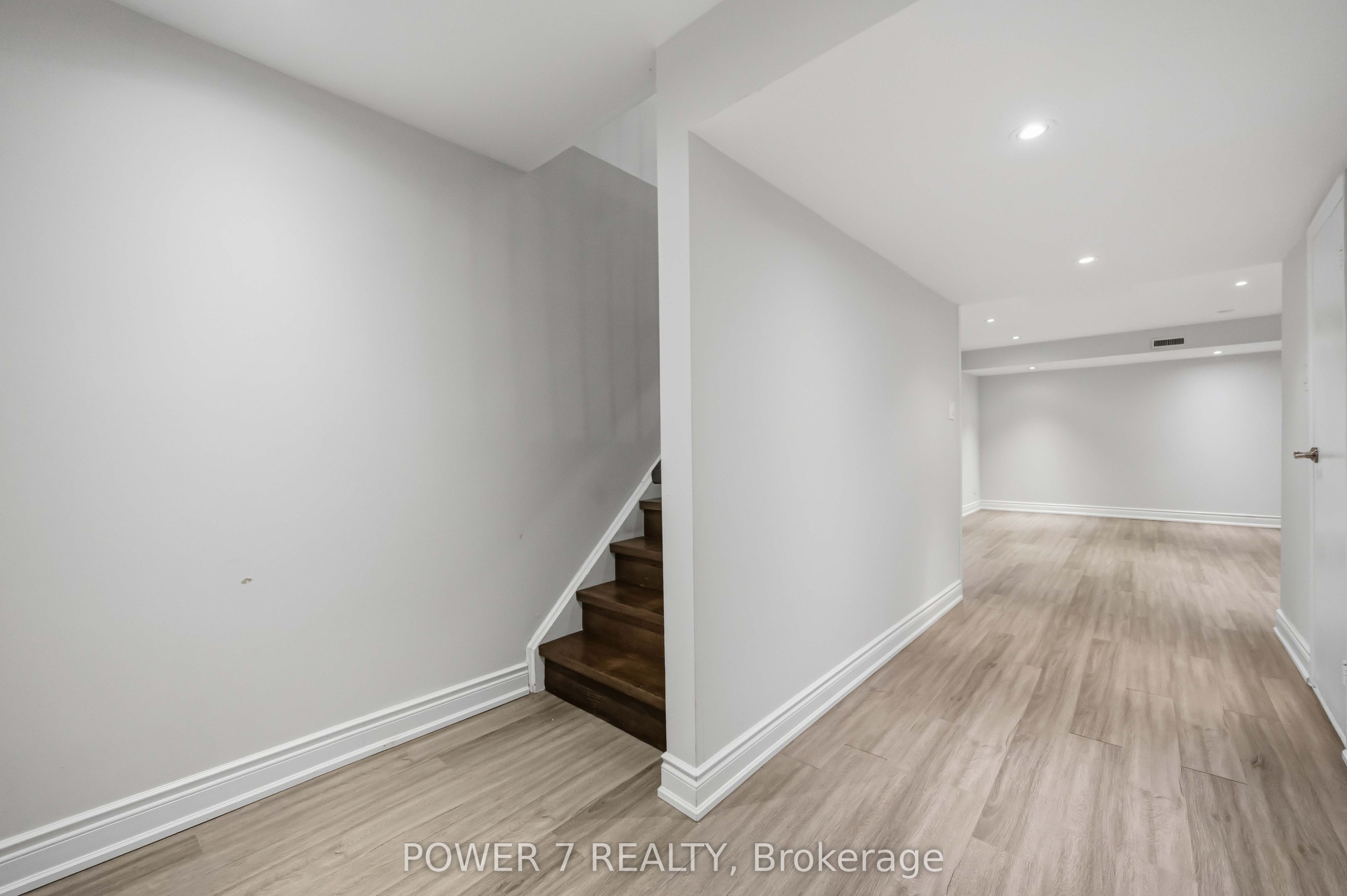 139 Carolbreen Square Property Photo 38