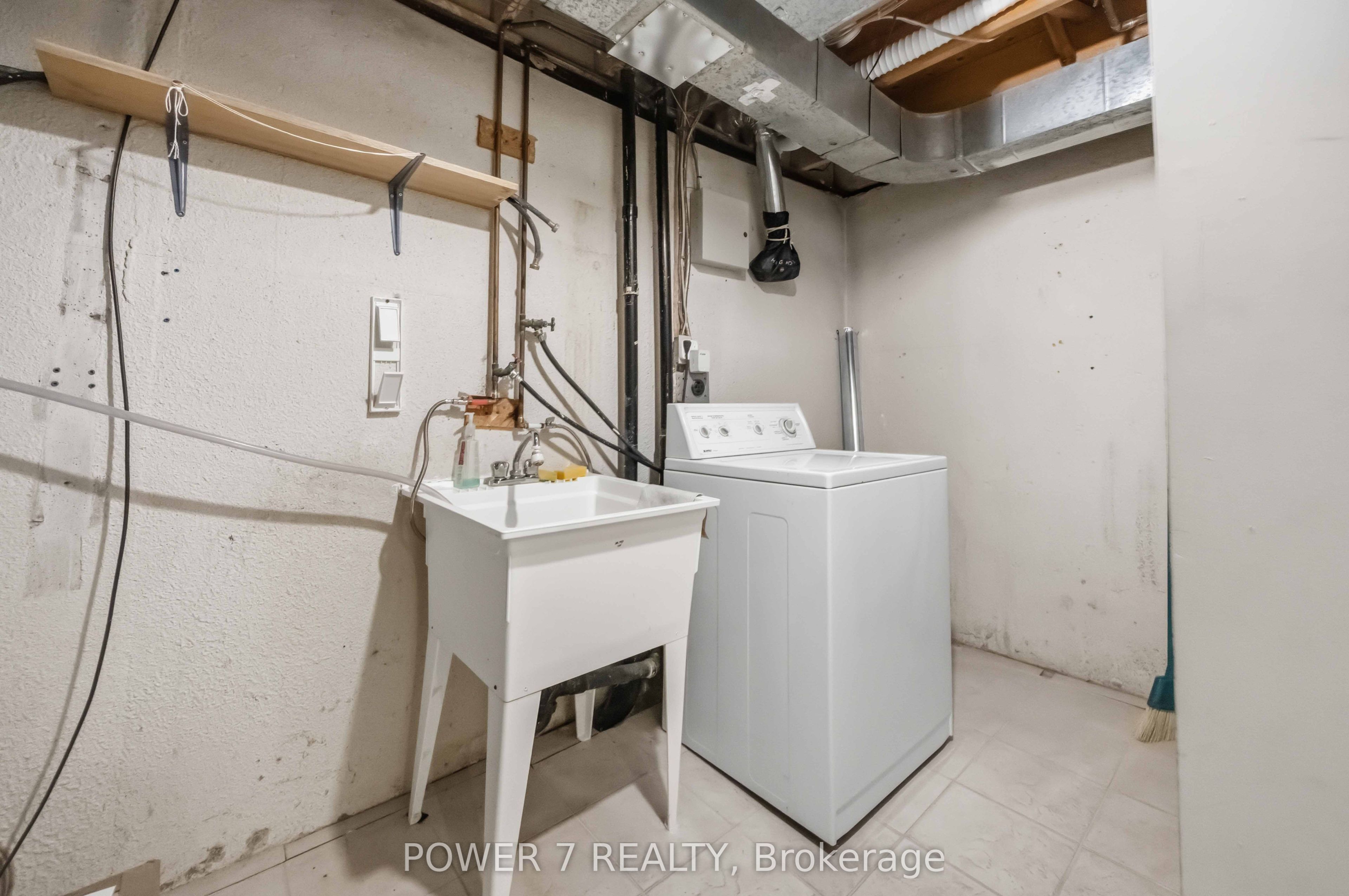 139 Carolbreen Square Property Photo 45