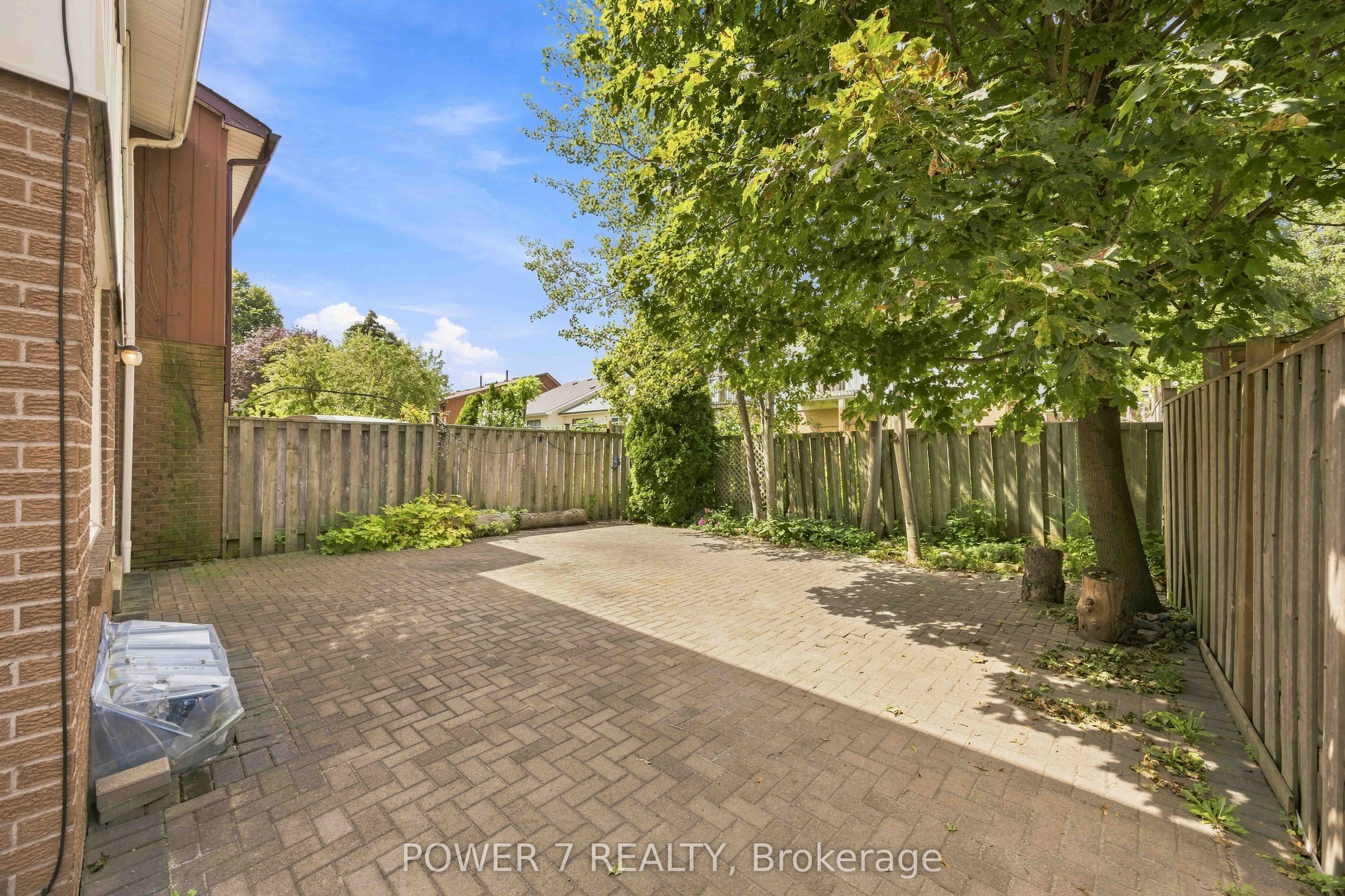 139 Carolbreen Square Property Photo 46