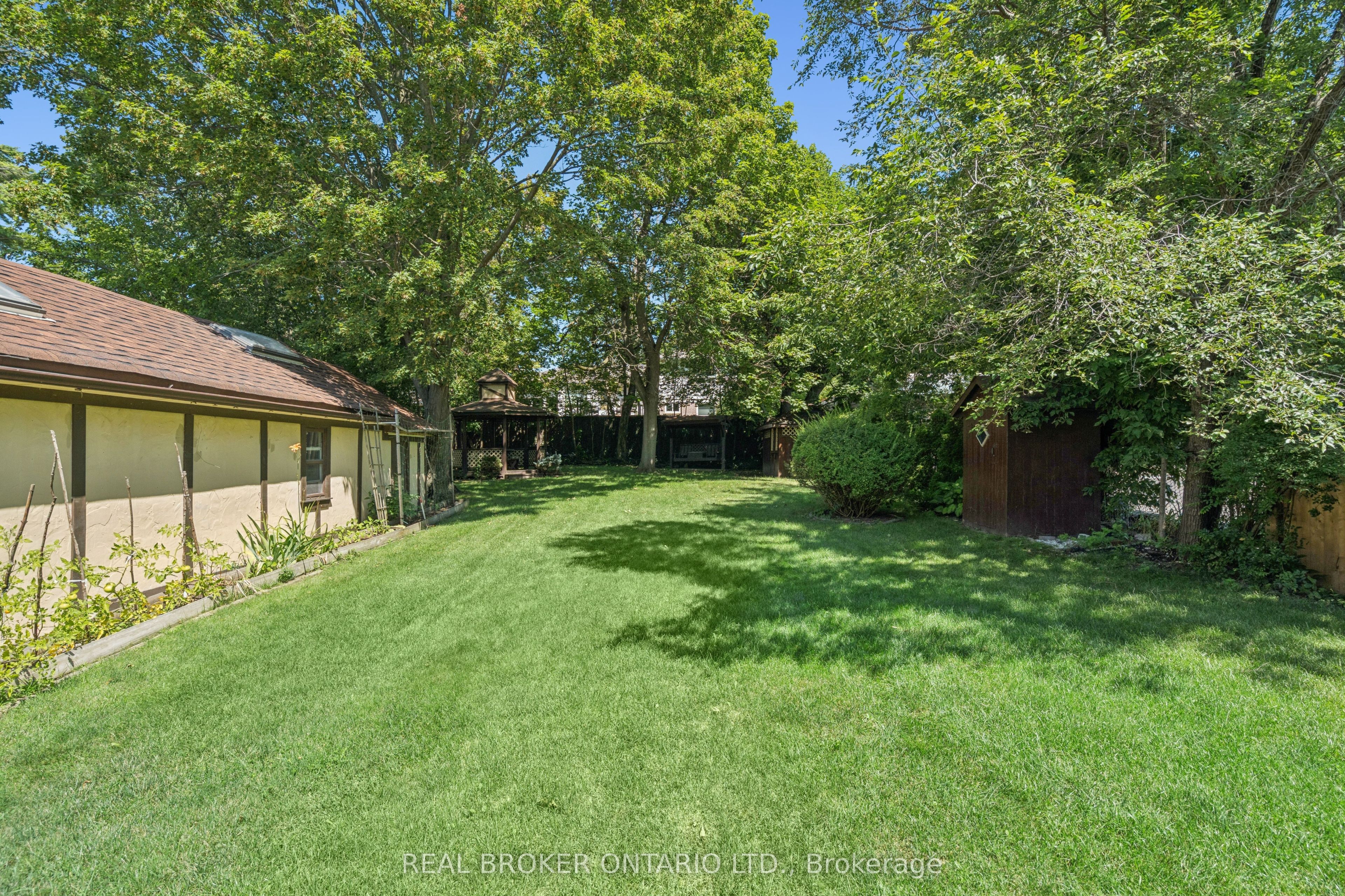 695 Front Road Property Photo 37