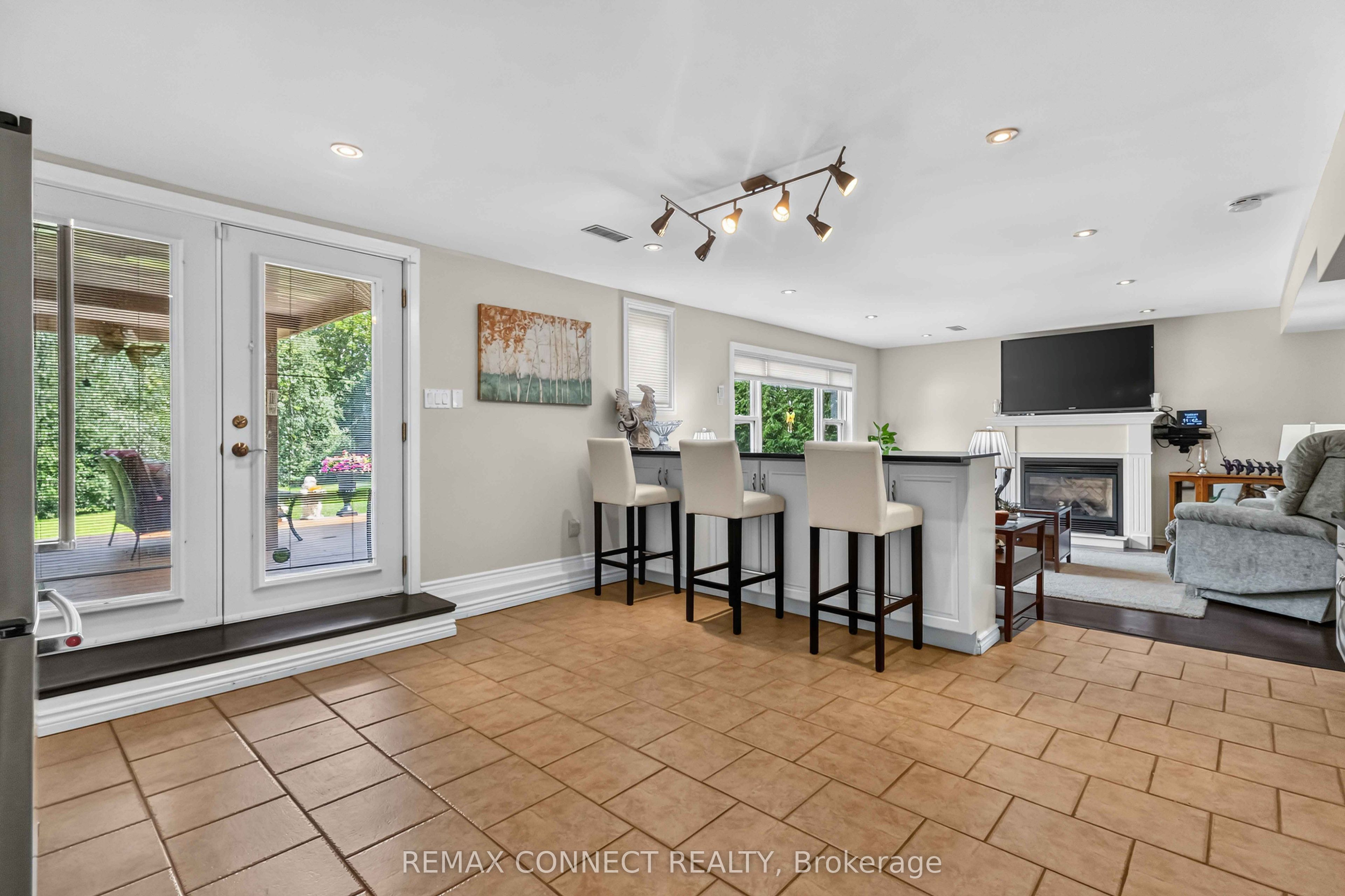 72 Warwick Avenue Property Photo 32