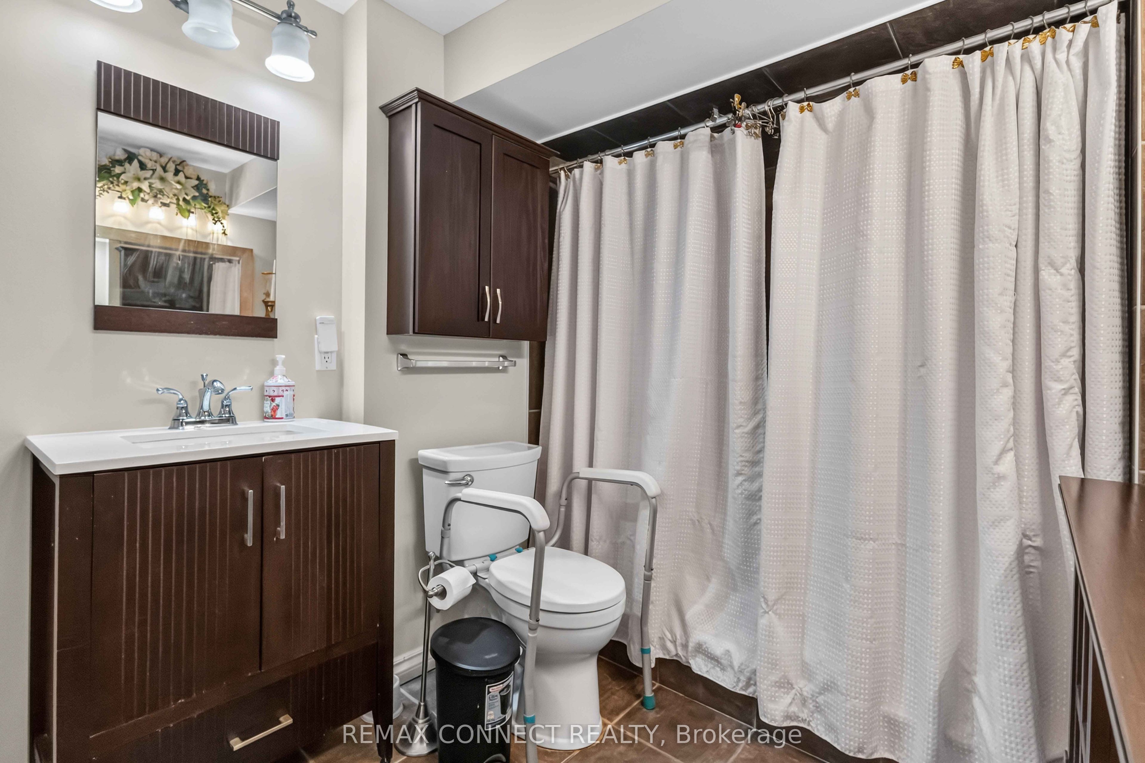 72 Warwick Avenue Property Photo 37