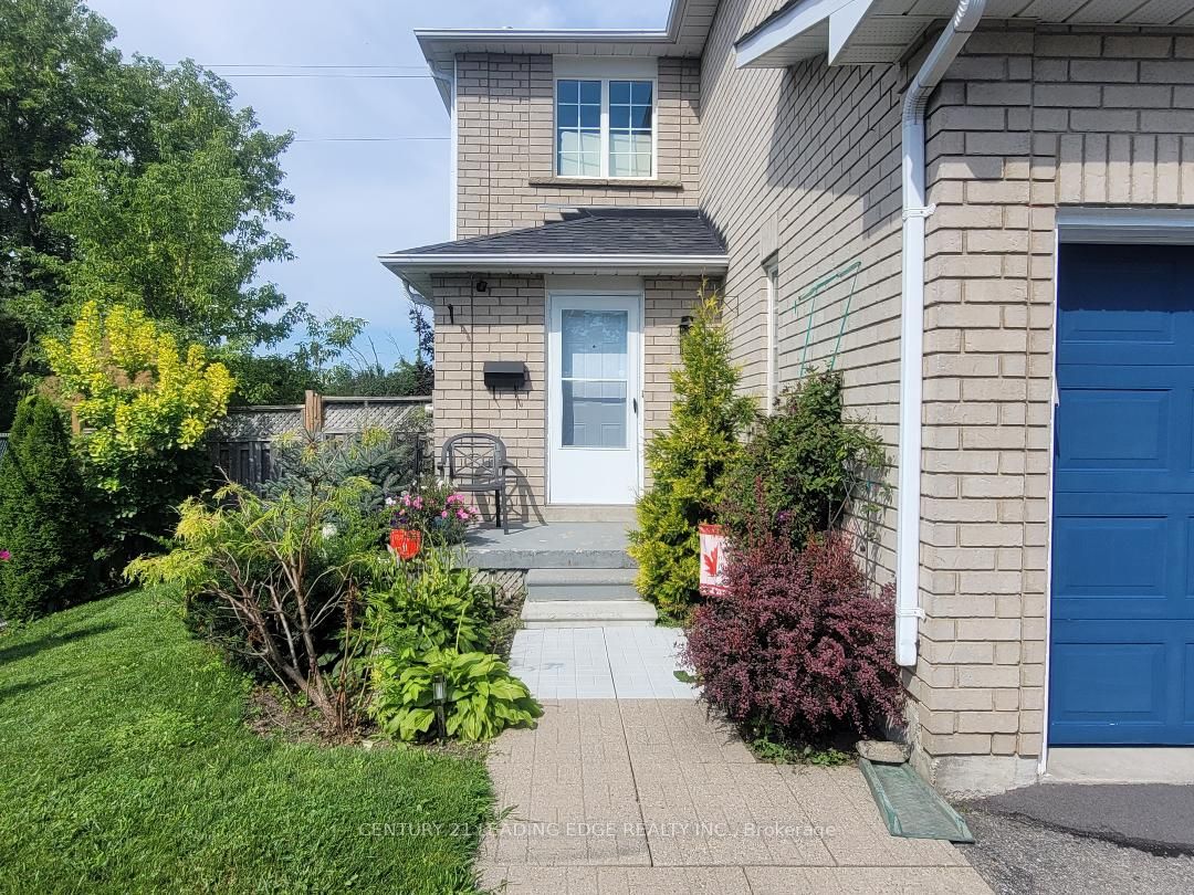 1566 Fieldgate Drive Property Photo 4
