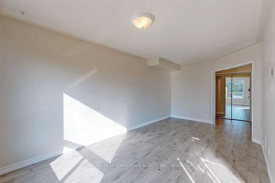 1566 Fieldgate Drive Property Photo 8