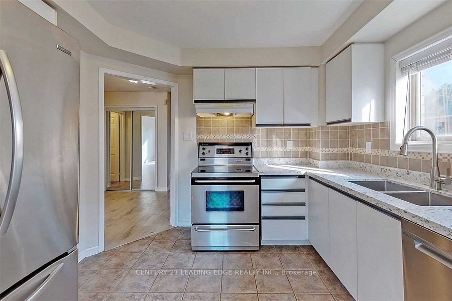 1566 Fieldgate Drive Property Photo 11