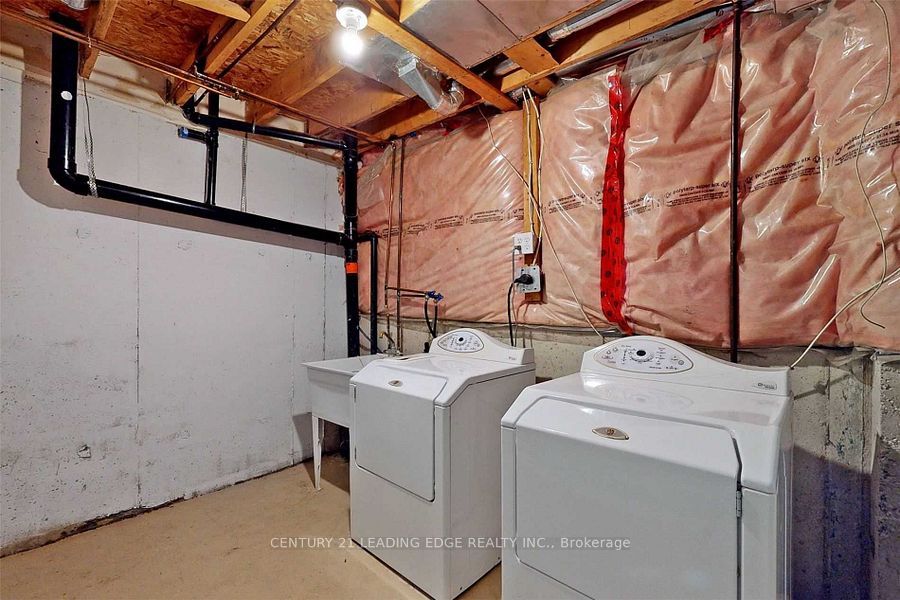 1566 Fieldgate Drive Property Photo 29