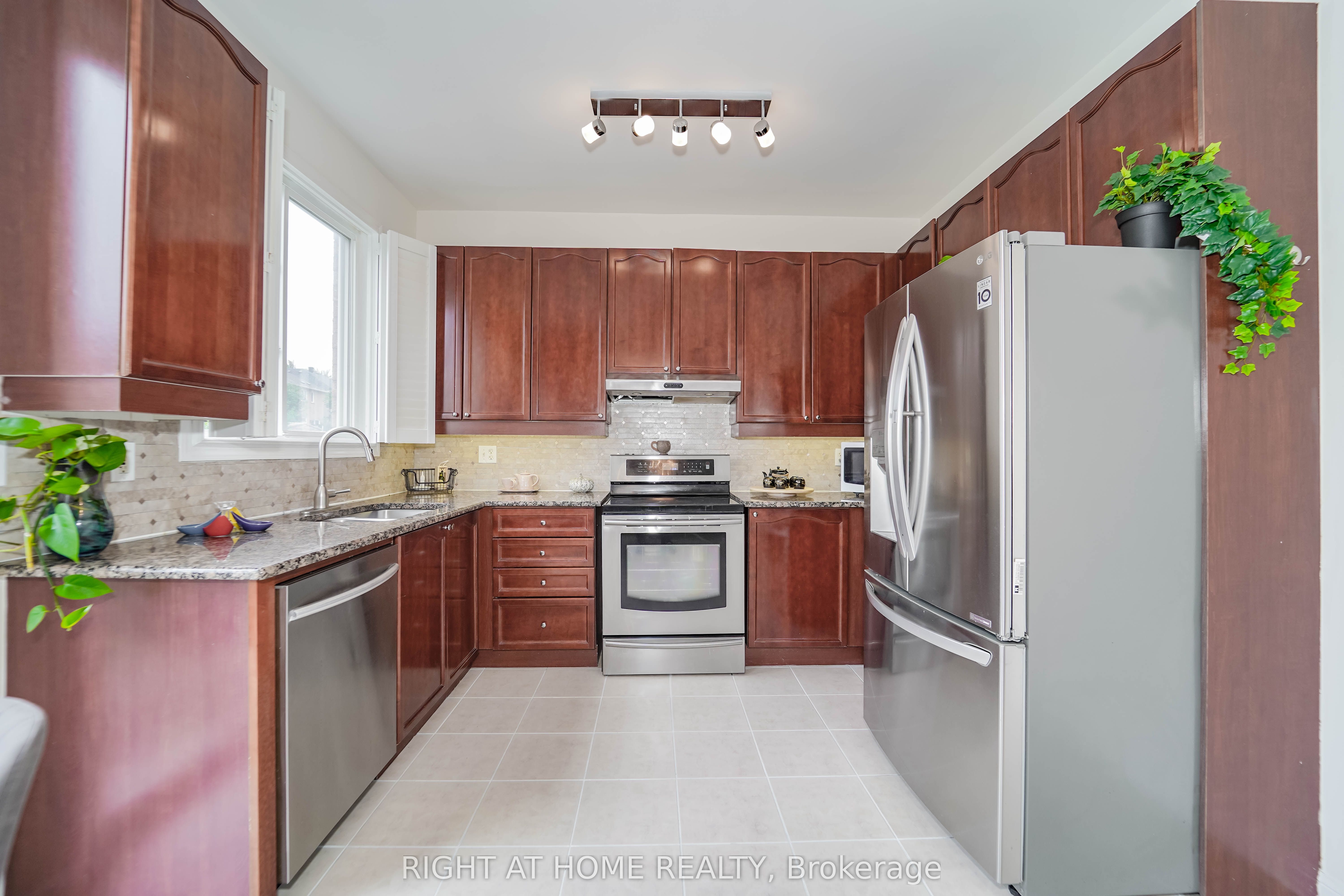 180 Raponi Circle Property Photo 18