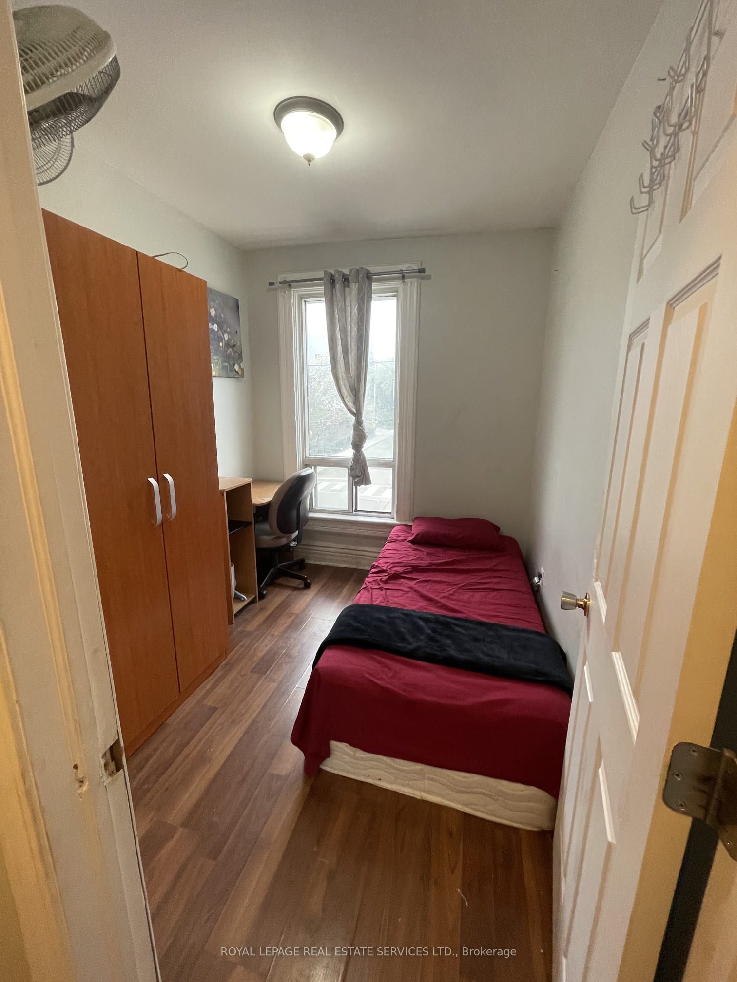 753 Gerrard Street E 2 Property Photo 4