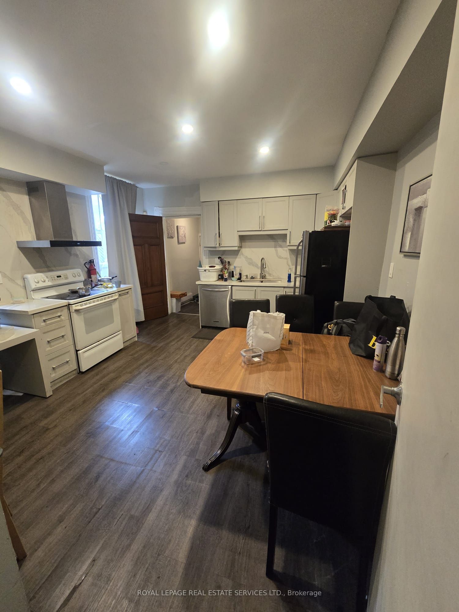 753 Gerrard Street E 2 Property Photo 7