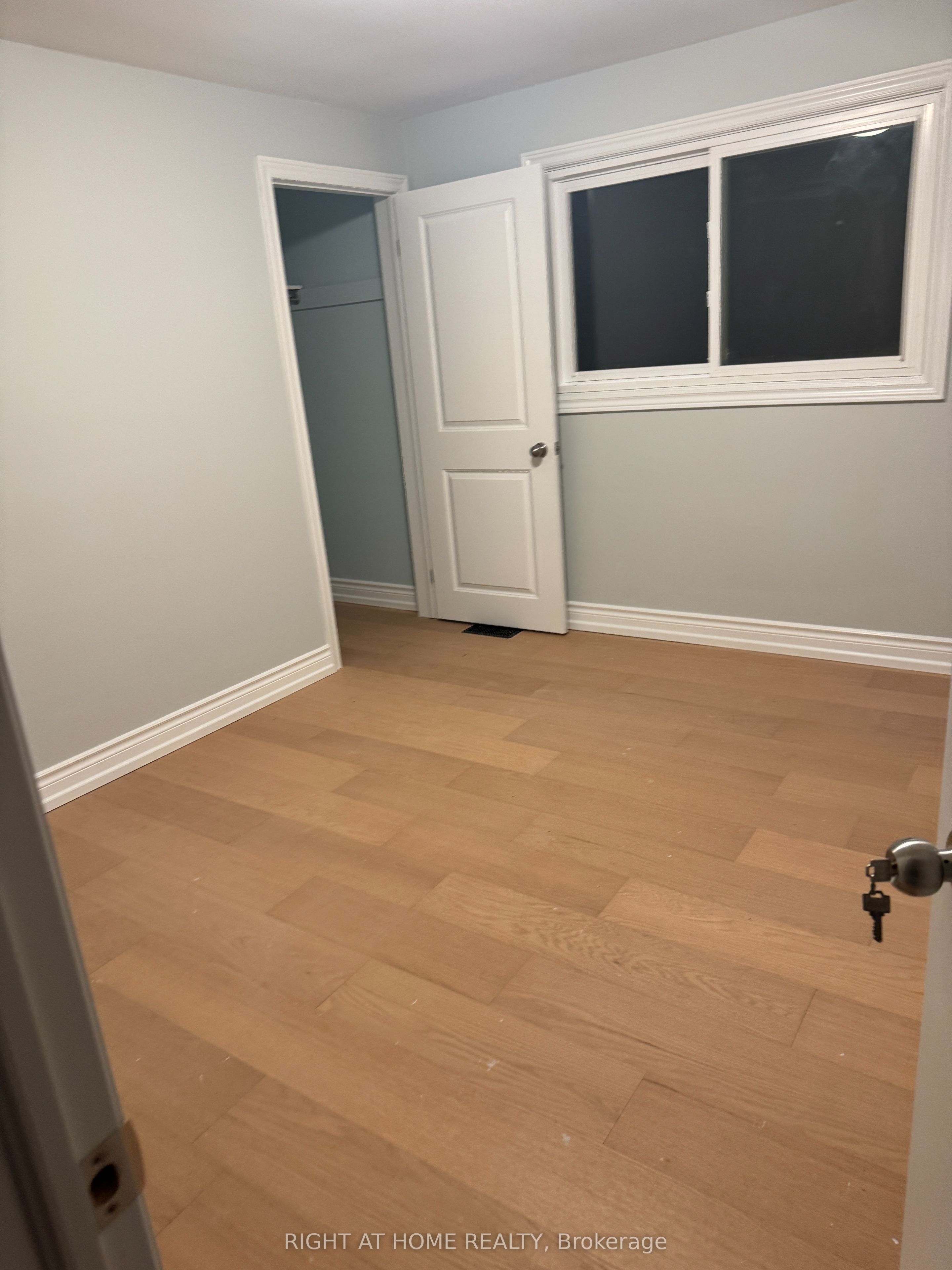 32 Conlins Road E Property Photo 2