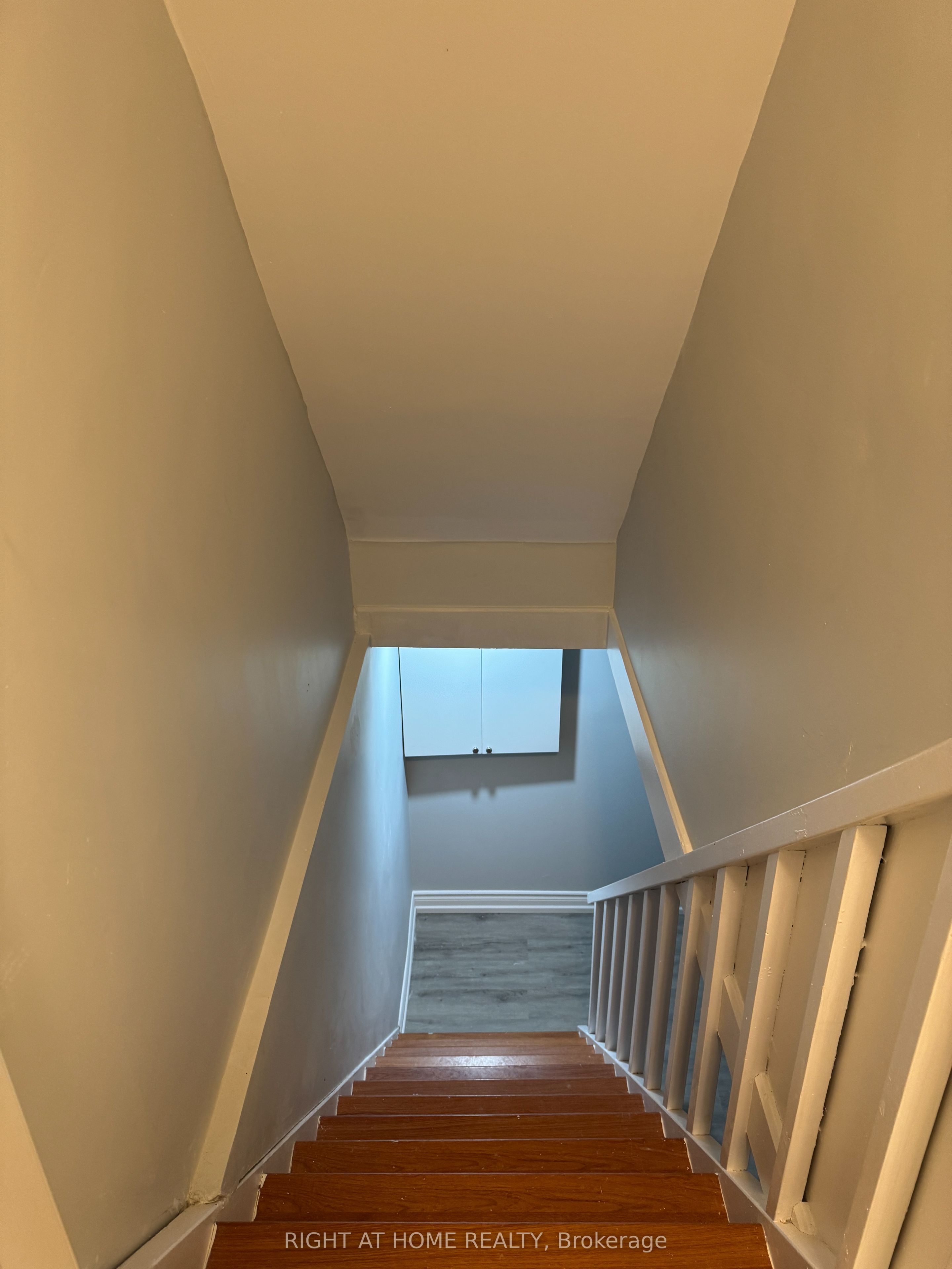 32 Conlins Road E Property Photo 6