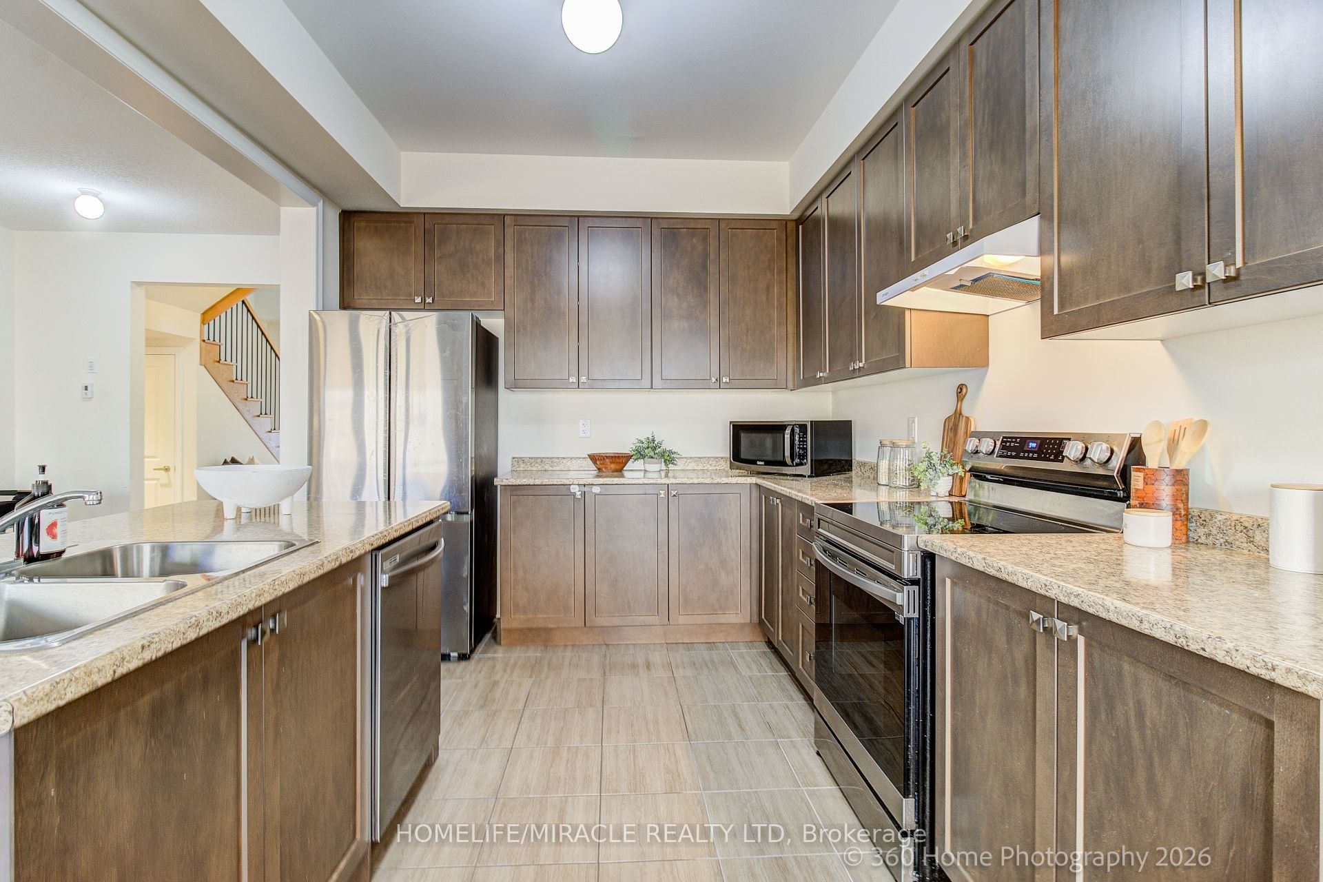 2528 Athena Path Property Photo 5