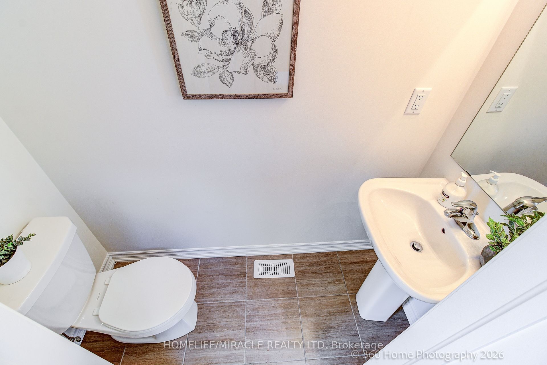 2528 Athena Path Property Photo 13