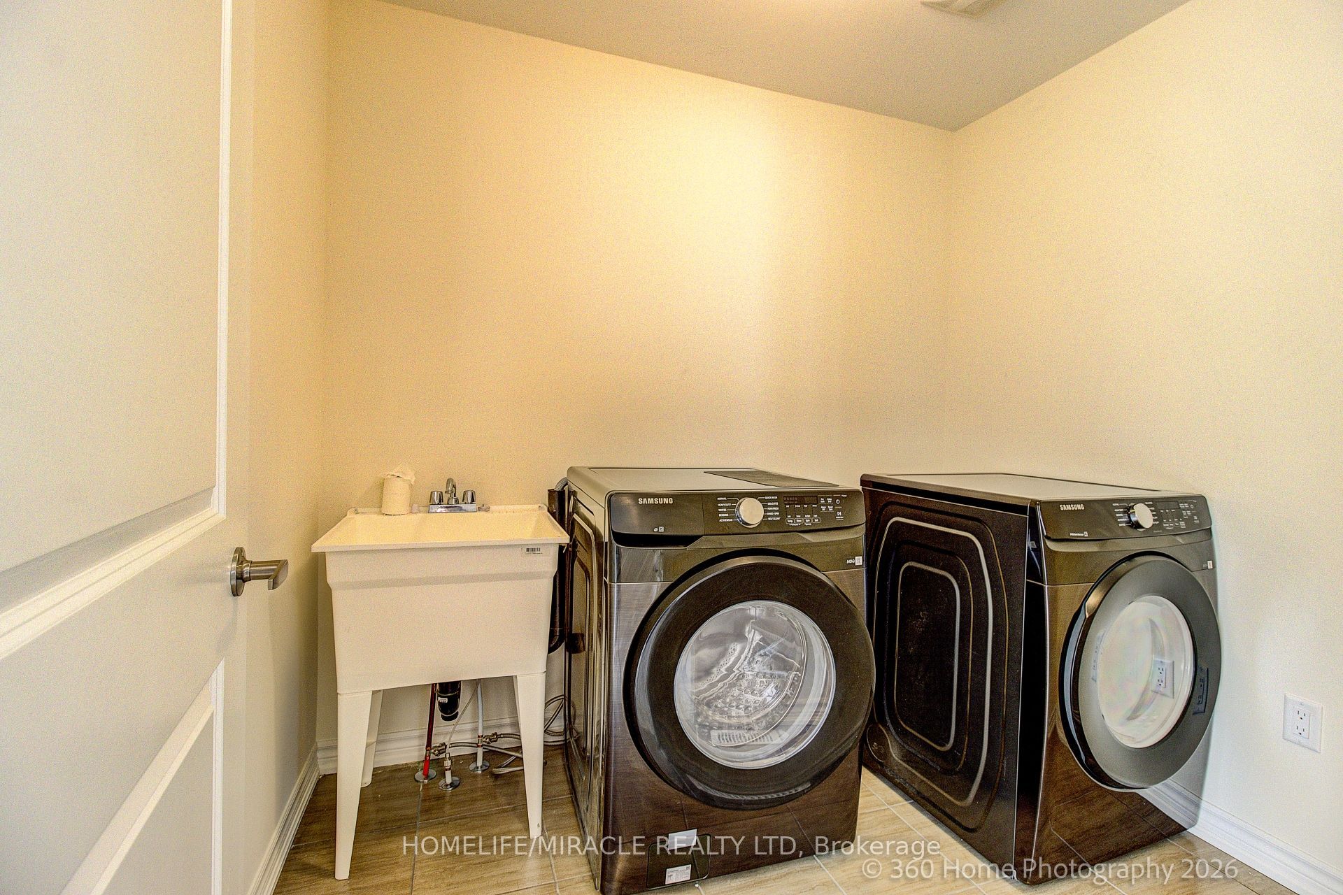 2528 Athena Path Property Photo 23