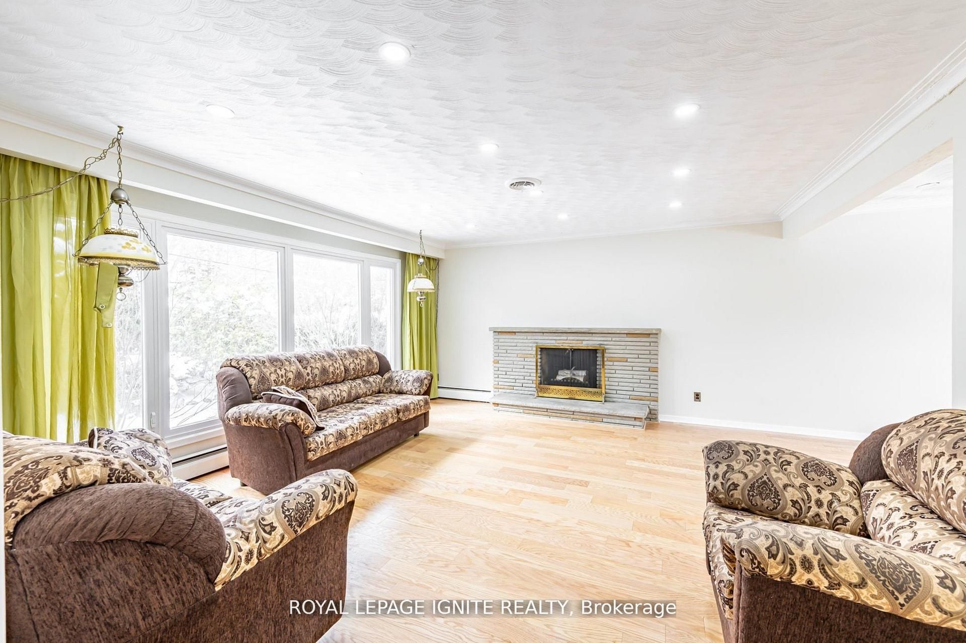 83 Deep Dene Drive Main Property Photo 14