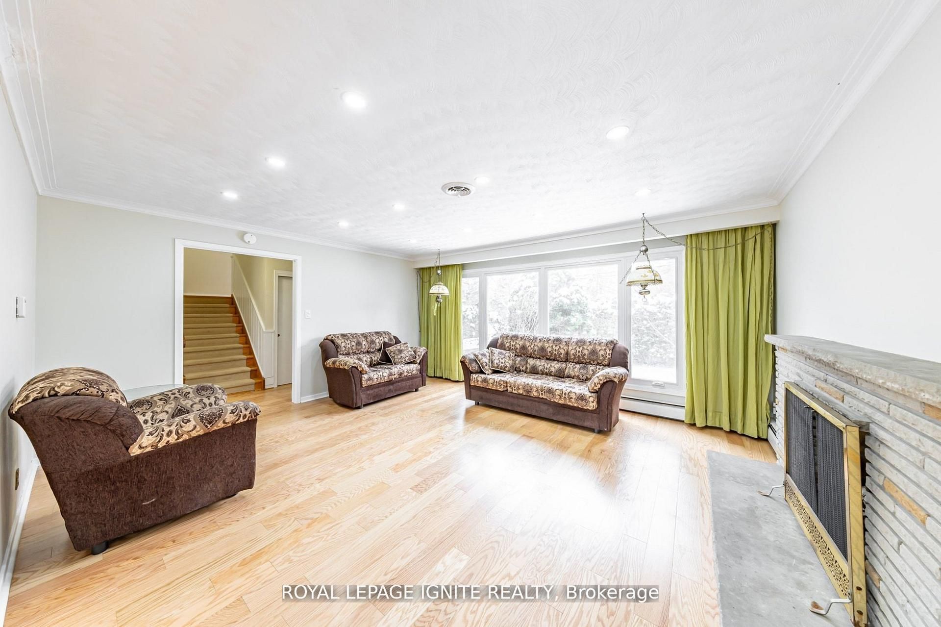 83 Deep Dene Drive Main Property Photo 15