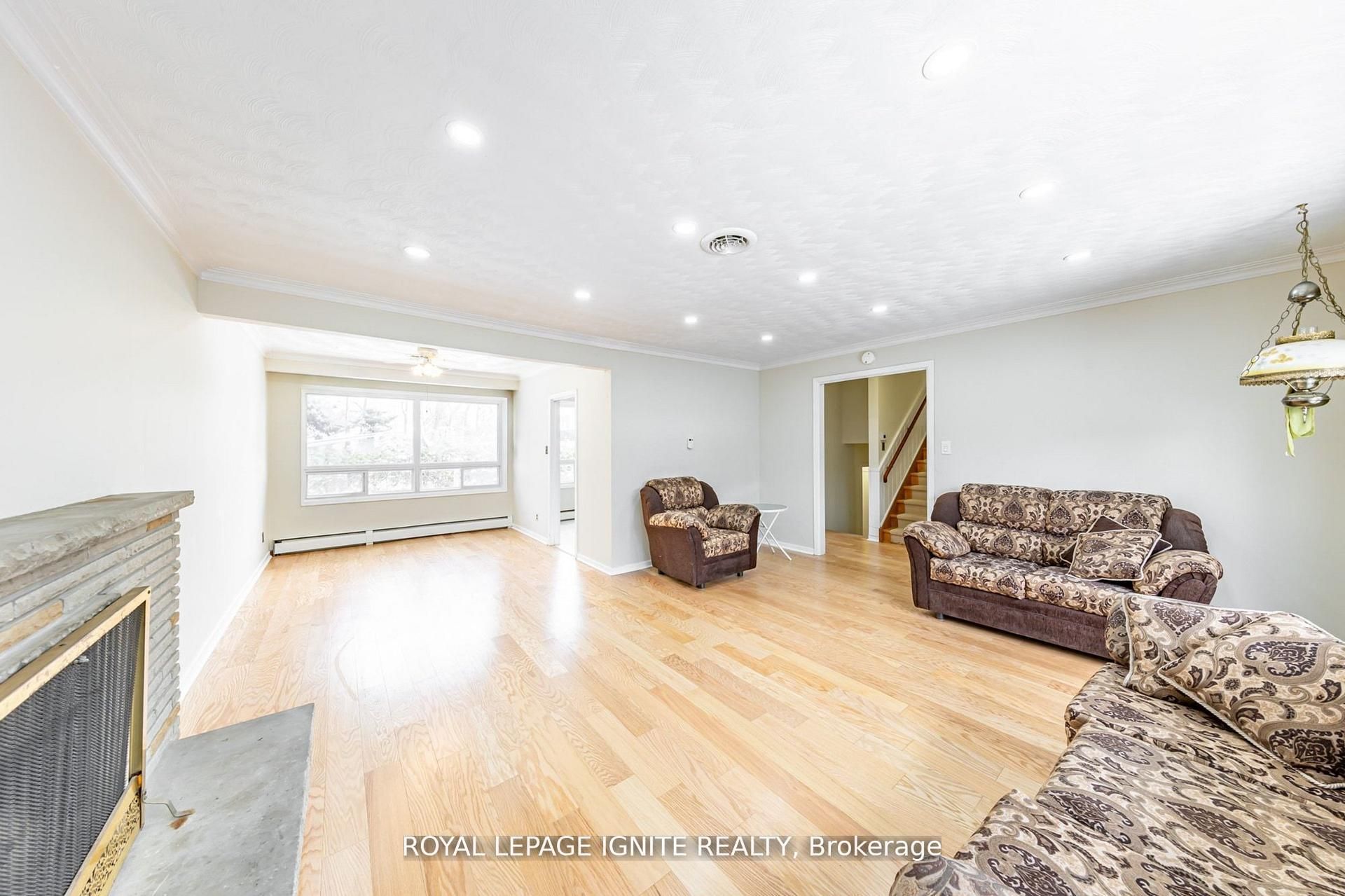 83 Deep Dene Drive Main Property Photo 18