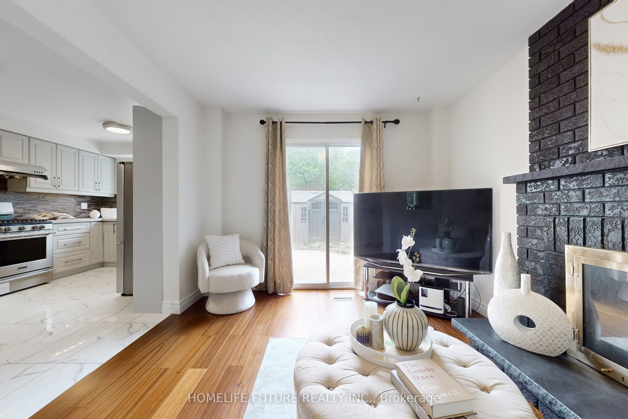 75 Calverley Trail Property Photo 13