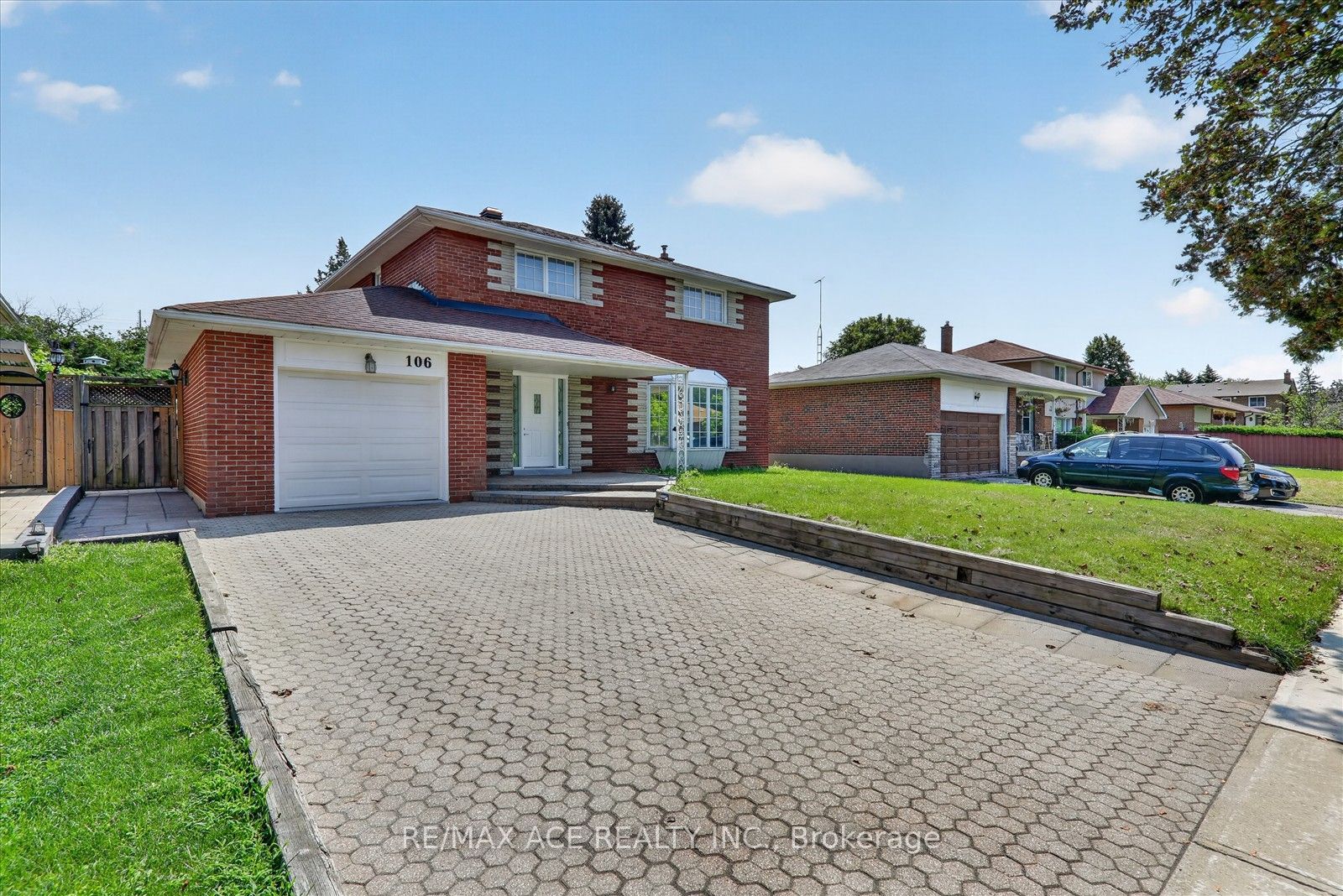 106 Portico Drive Property Photo 4