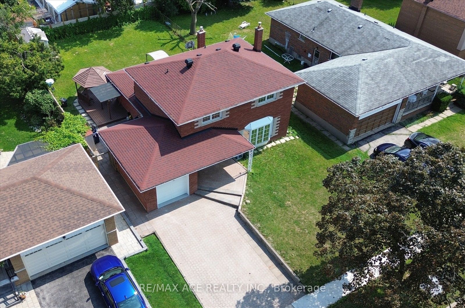 106 Portico Drive Property Photo 5