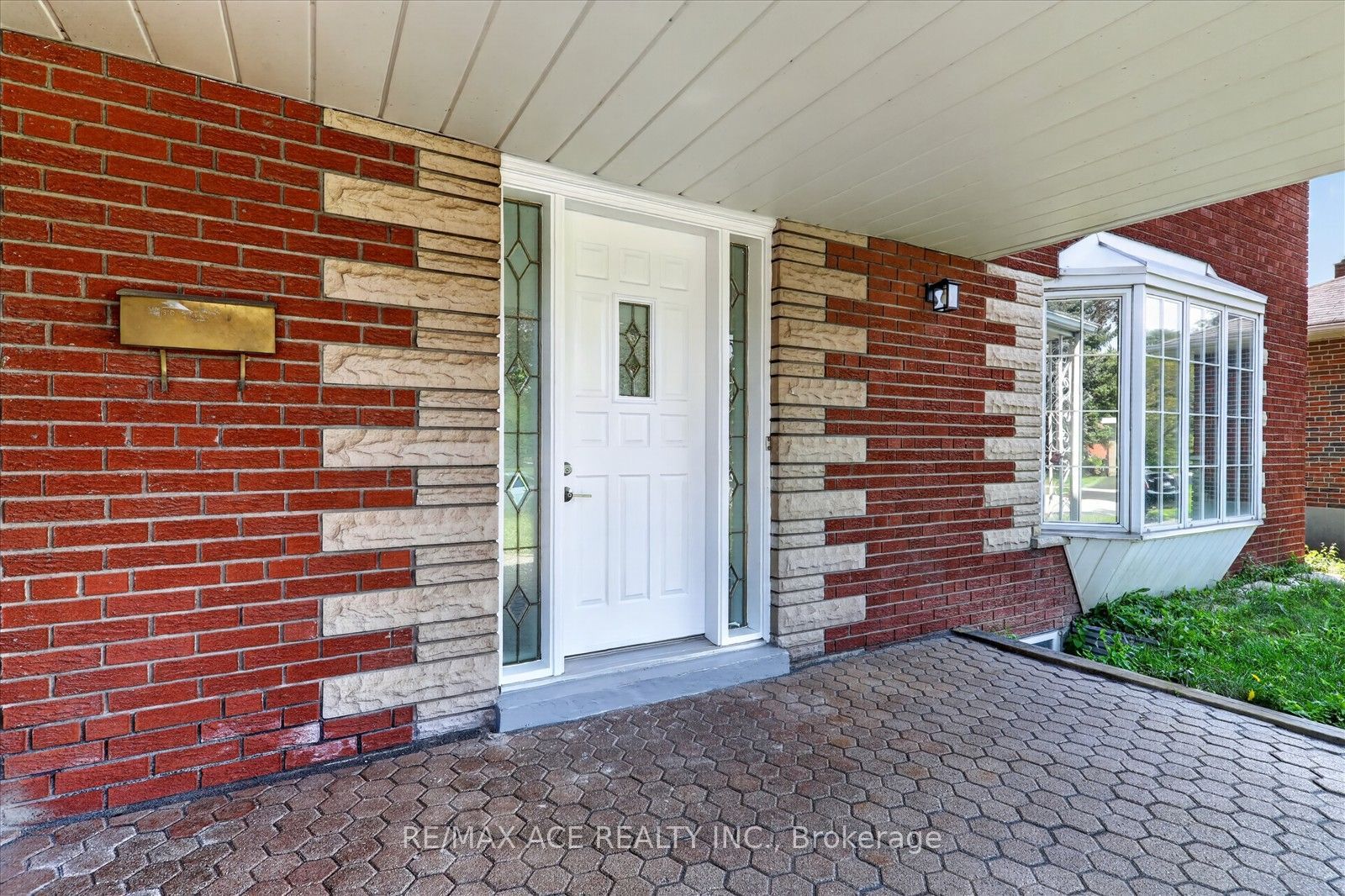 106 Portico Drive Property Photo 8