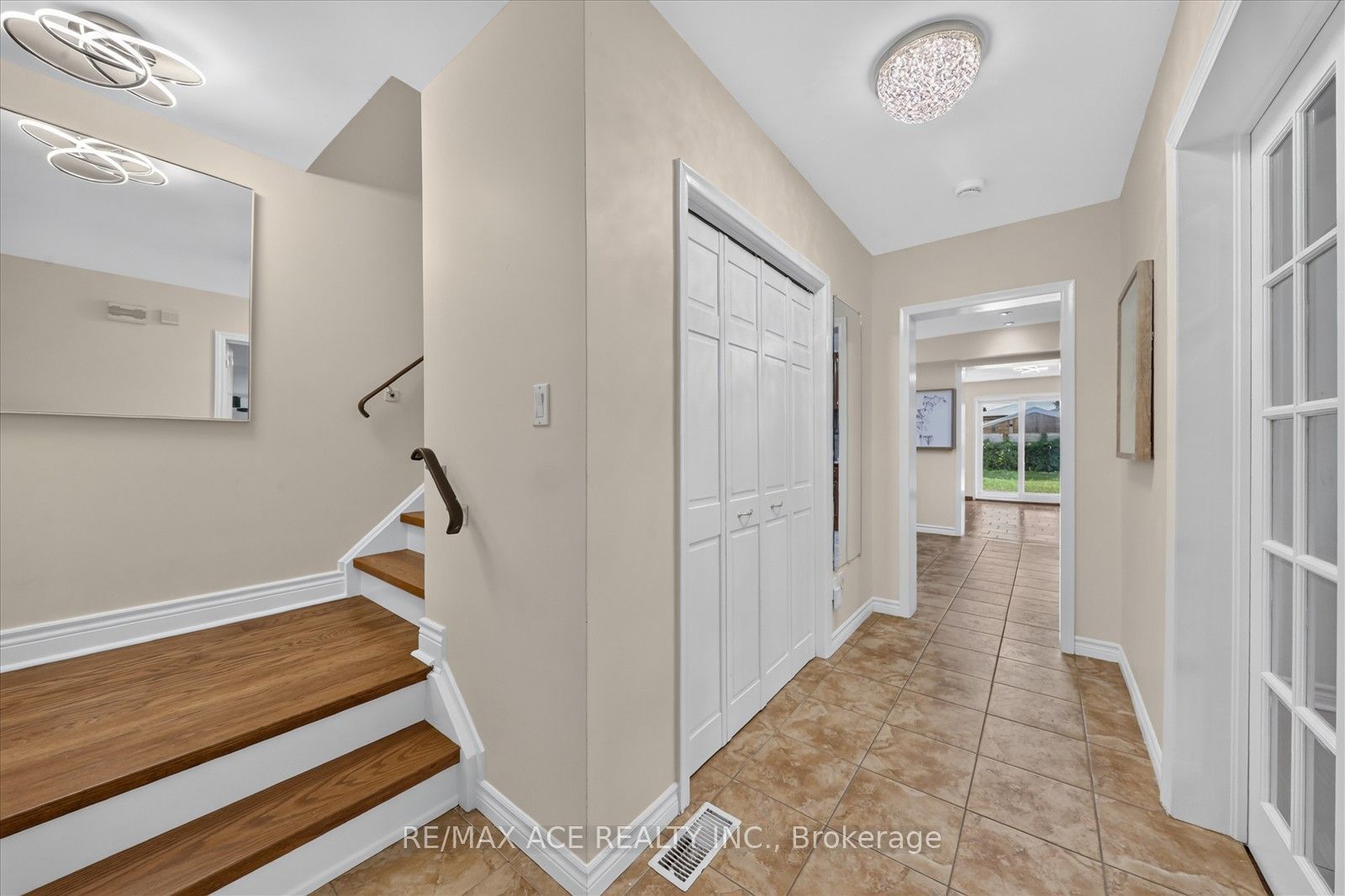 106 Portico Drive Property Photo 10