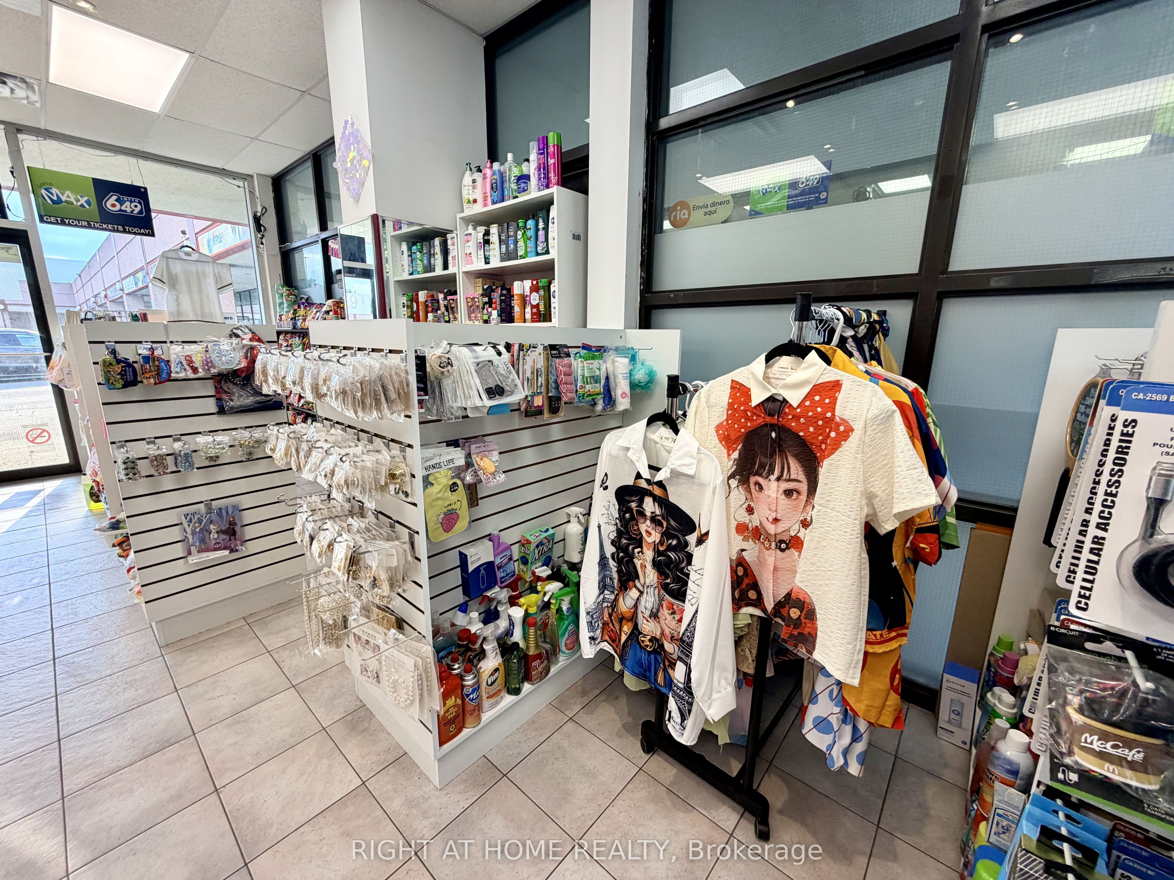 8 Glen Watford Drive Property Photo 16