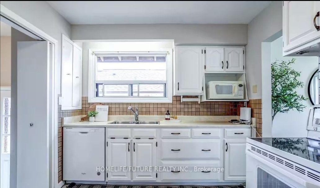 7 Stonehenge Crescent Property Photo 10