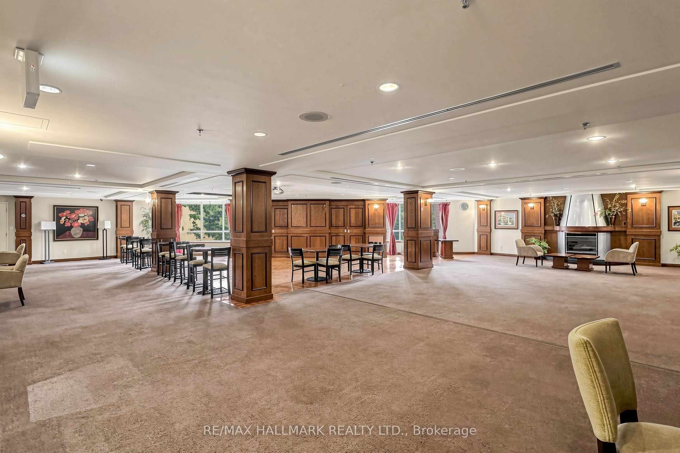 68 Corporate Drive 621 Property Photo 19