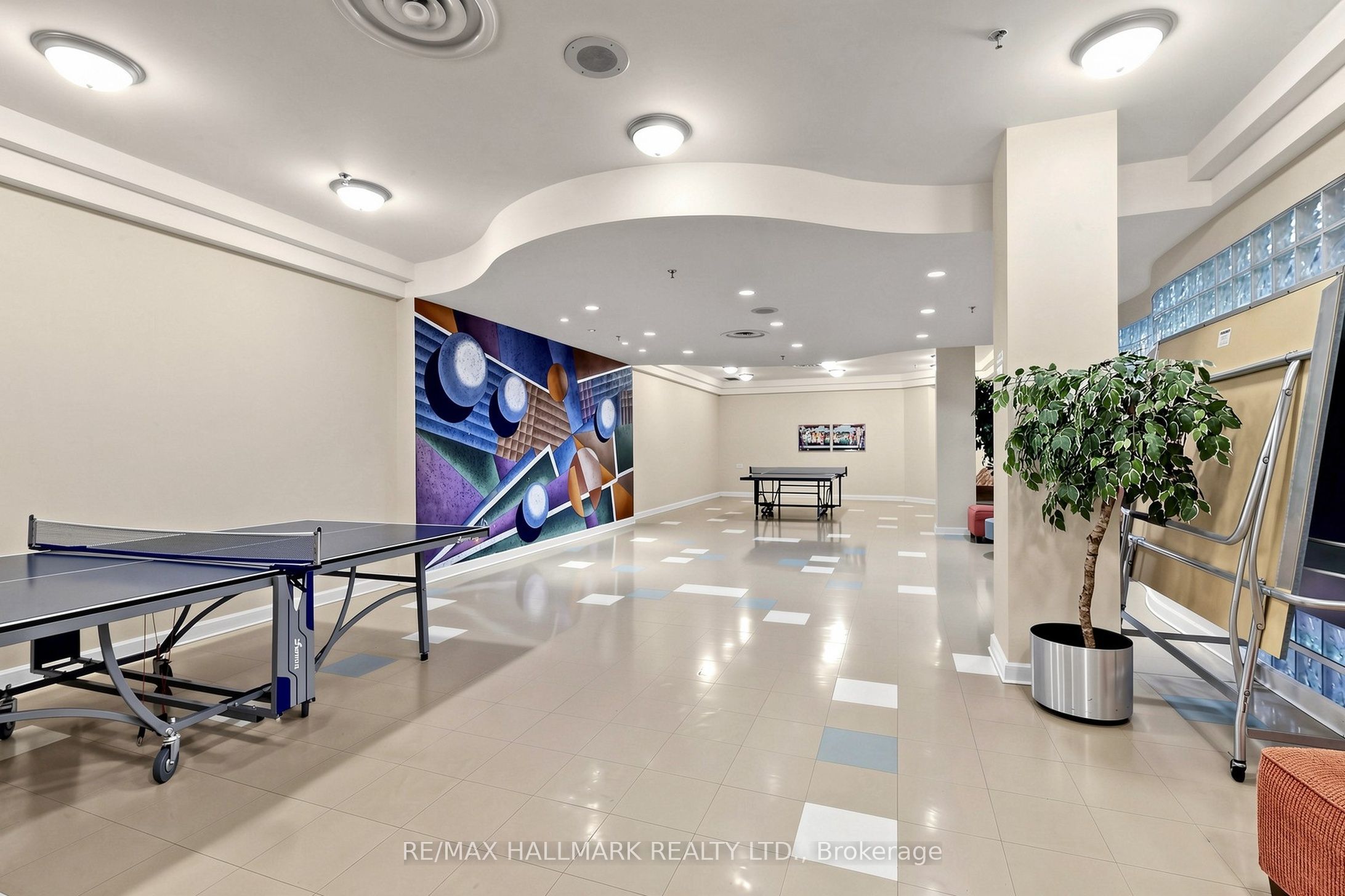68 Corporate Drive 621 Property Photo 23