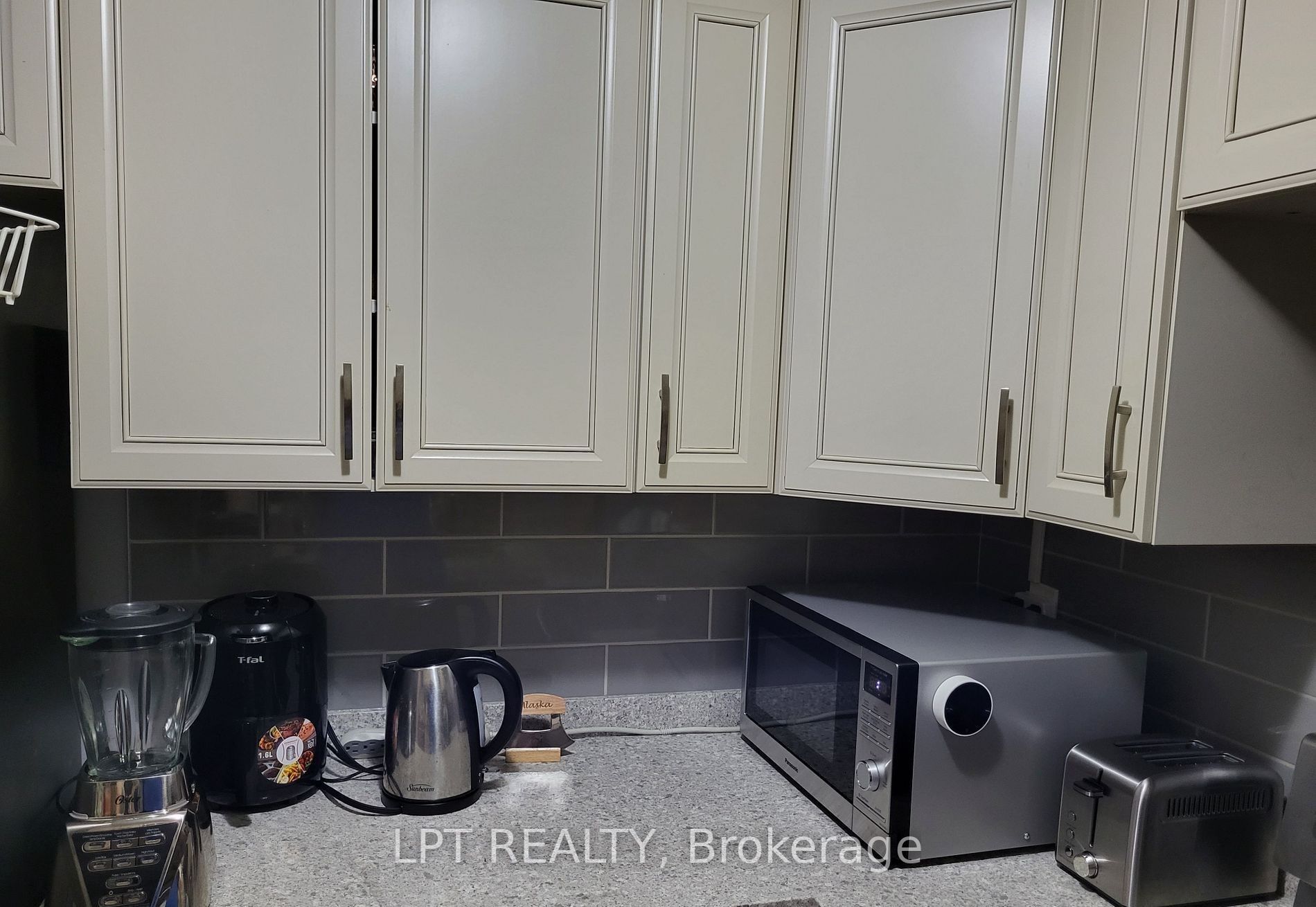 3050 Ellesmere Road 1421 Property Photo 6
