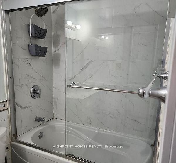 18 Valley Stream Drive Property Photo 12