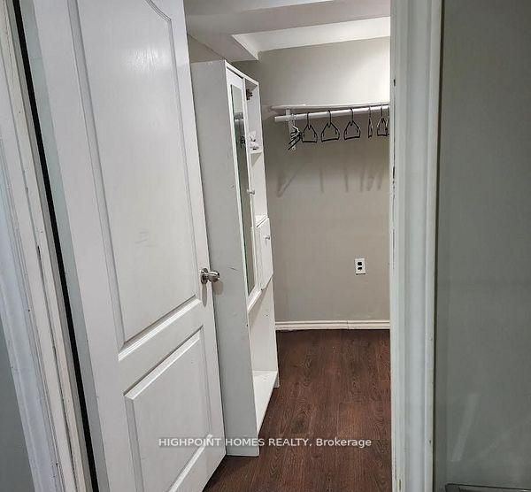 18 Valley Stream Drive Property Photo 17