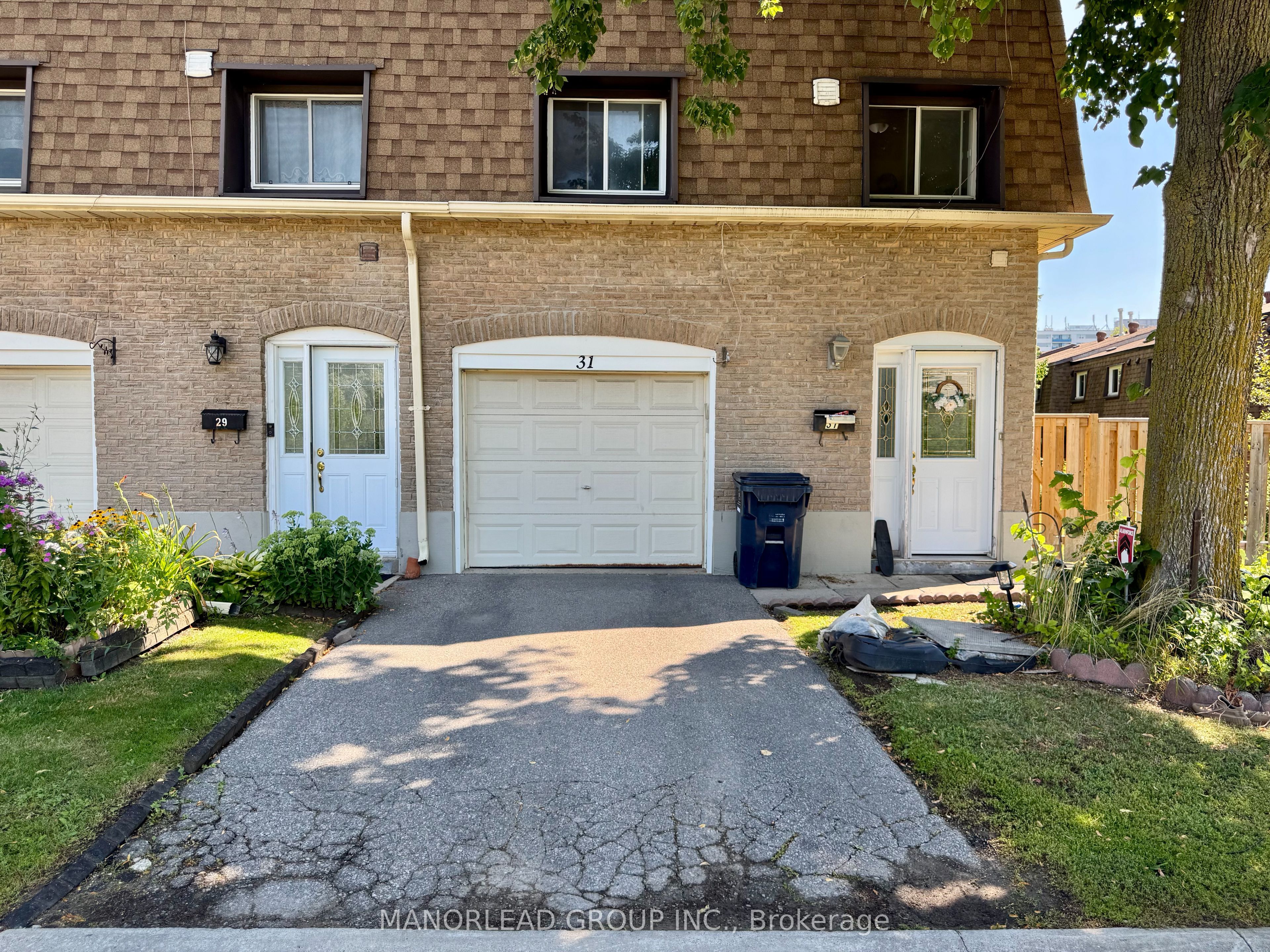 121 L'amoreaux Drive 31 Property Photo 1