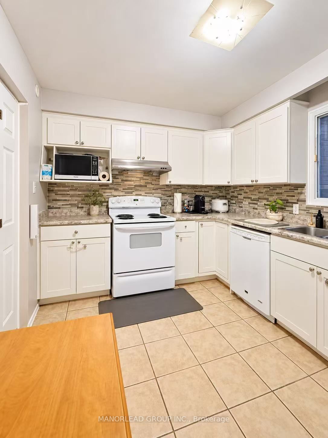 121 L'amoreaux Drive 31 Property Photo 4