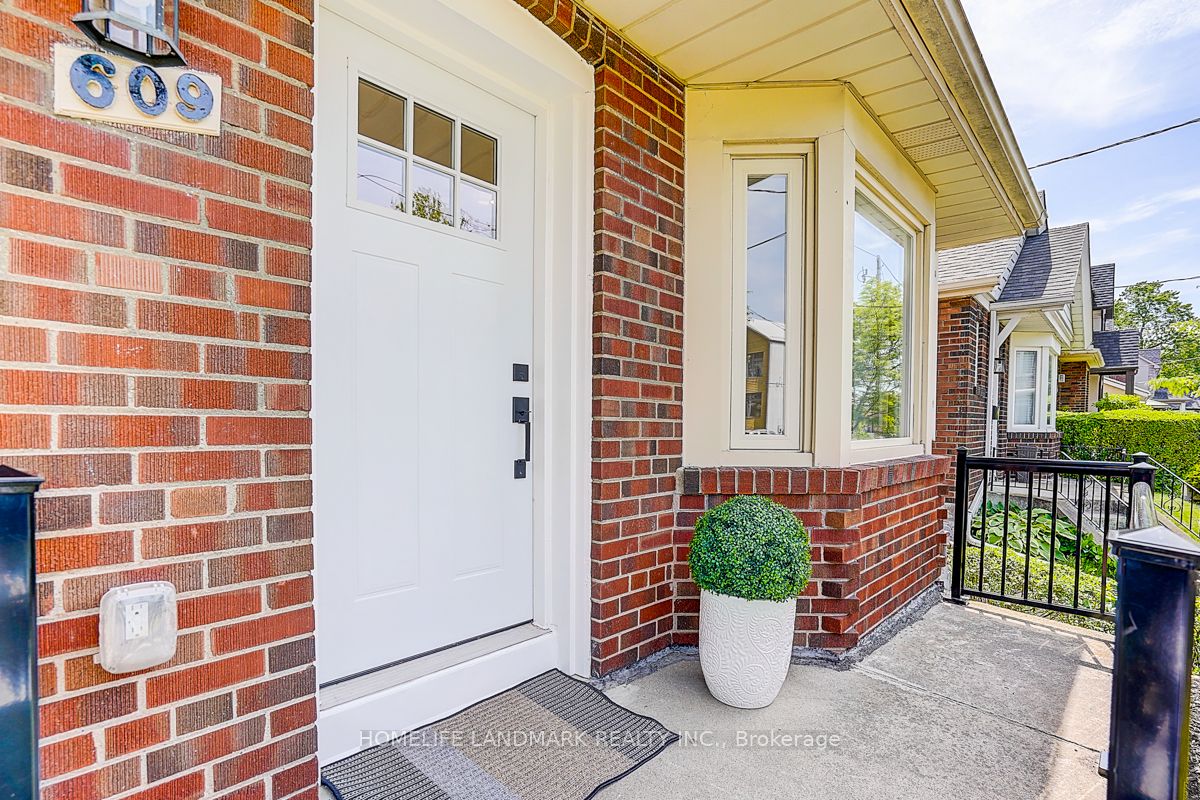 609 Mortimer Avenue Property Photo 2