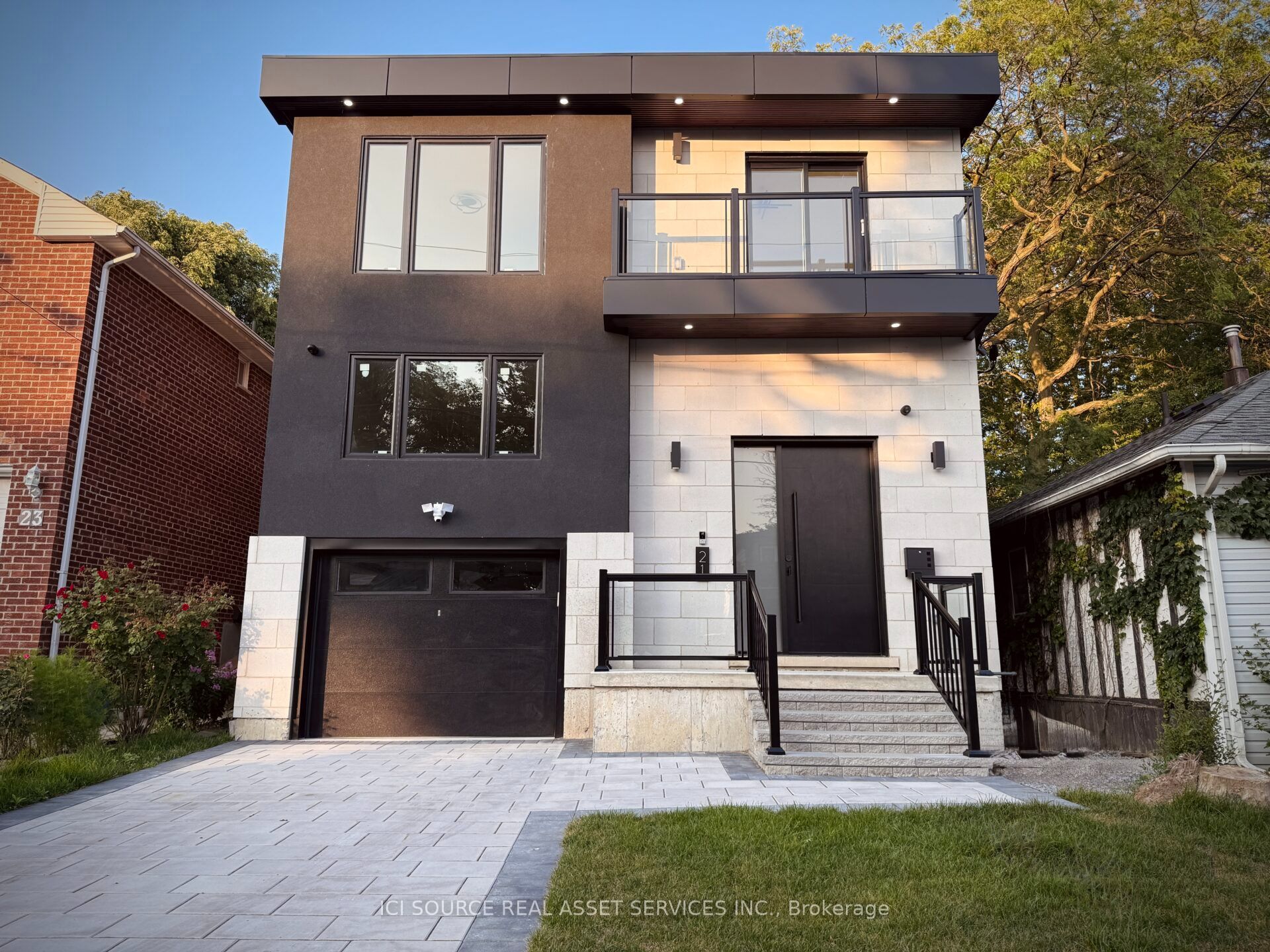 21 Vanbrugh Avenue