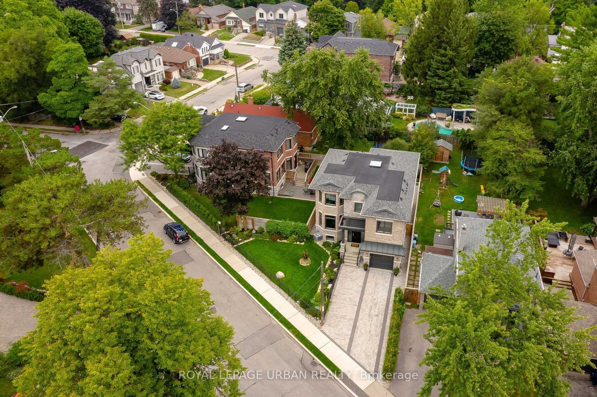 70 Parkview Hill Crescent Property Photo 2
