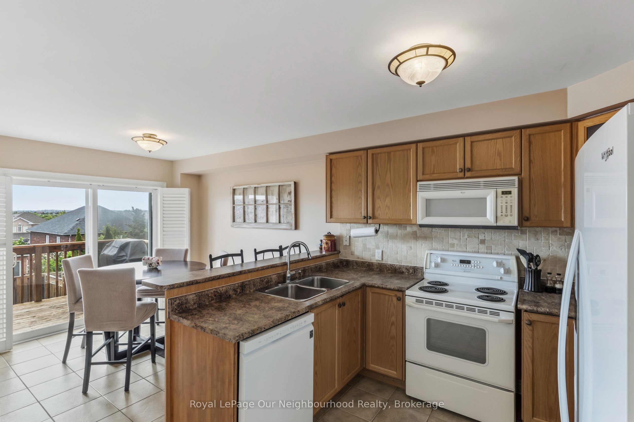 16 Nobbs Drive Property Photo 4