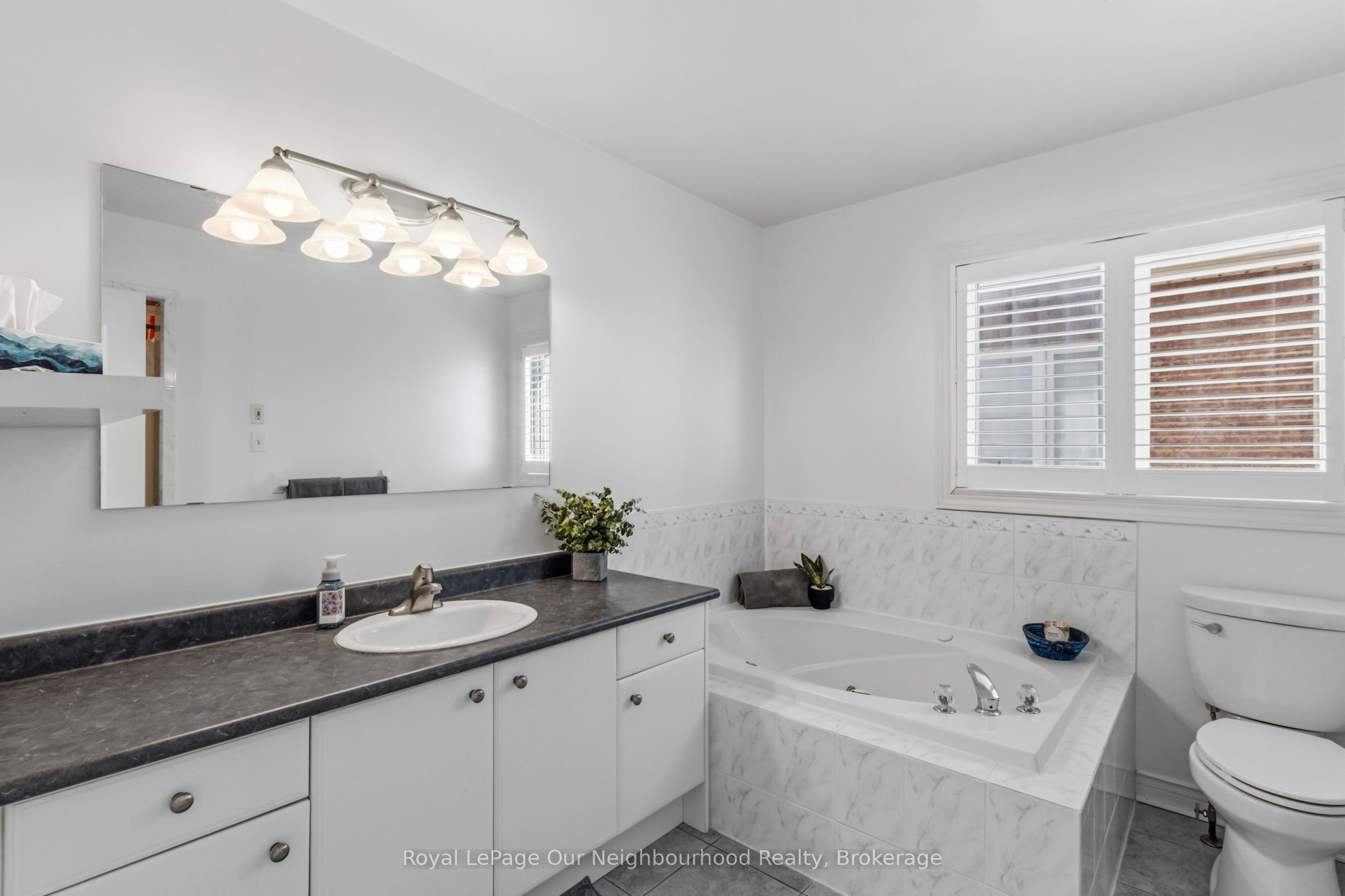16 Nobbs Drive Property Photo 14